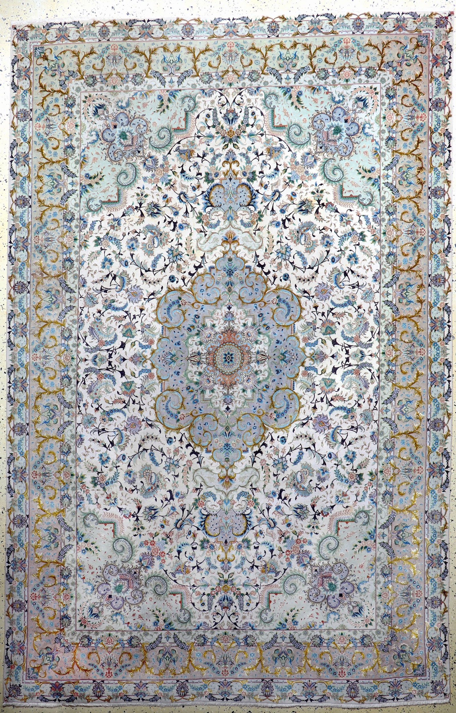 Tabriz Fine (70 Raj), Persia, mid -20th century: Tabriz Fine (70 Raj), Persia, mid -20th century, corkwool with and on silk, approx. 313 x 202 cm, approx. 1.0 million kn/sm, fadedcolors, condition: 2. Rugs, Carpets & Flatweaves