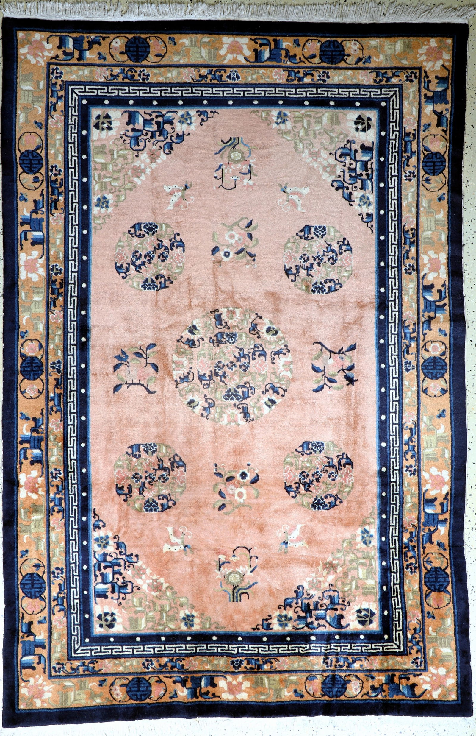 Antik-Finish, China, mid 20th century, wool oncotton: Antik-Finish, China, mid 20th century, wool oncotton, approx. 275 x 185 cm, cleaned, condition: 1-2. Rugs, Carpets & Flatweaves
