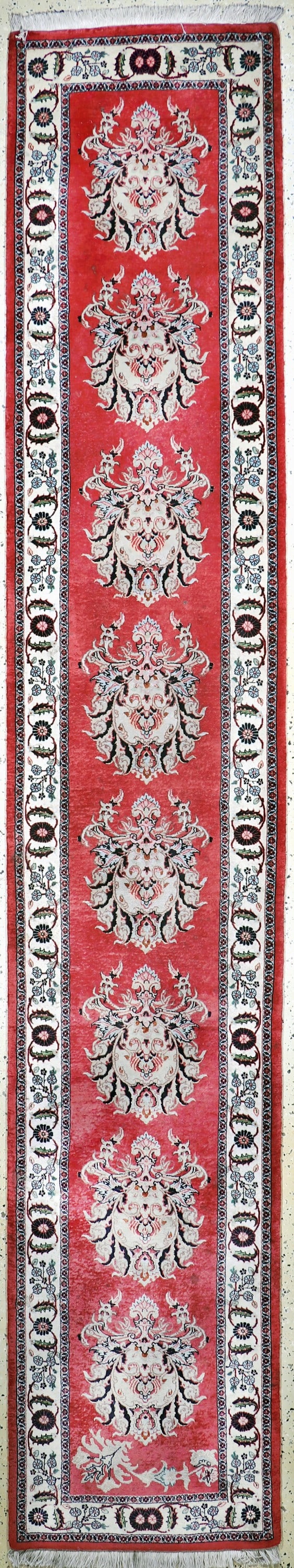 Bijar very fine, Persia, late 20th century, corkwool: Bijar very fine, Persia, late 20th century, corkwool with silk, approx. 385 x 70 cm, in need of cleaning, condition: 2. Rugs, Carpets & Flatweaves