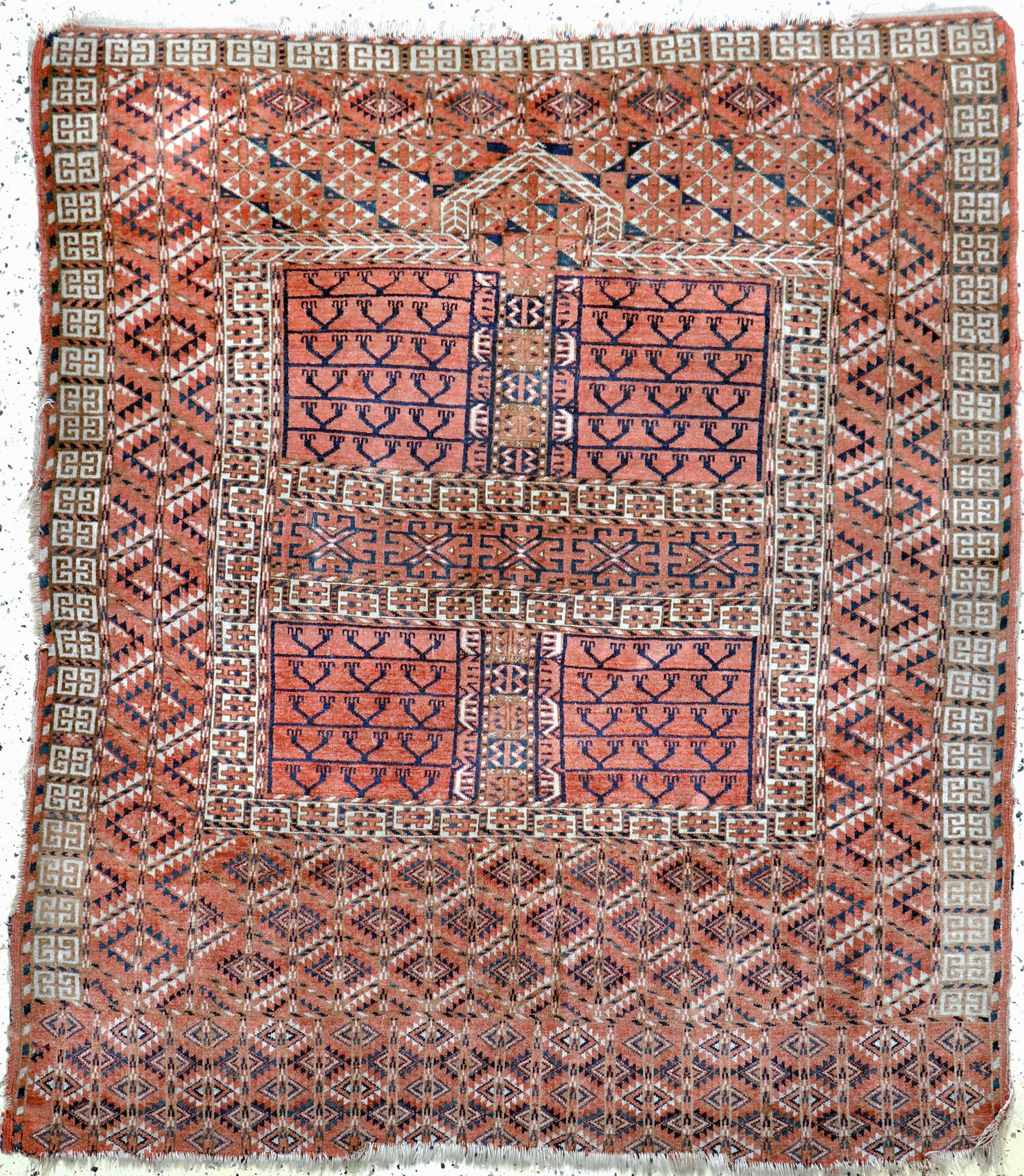Tekke#'Engsi#'antique, Turkmenistan, 19th century: Tekke#'Engsi#'antique, Turkmenistan, 19th century, wool on wool, approx. 148 x 130 cm, condition: 3-4. Rugs, Carpets & Flatweaves