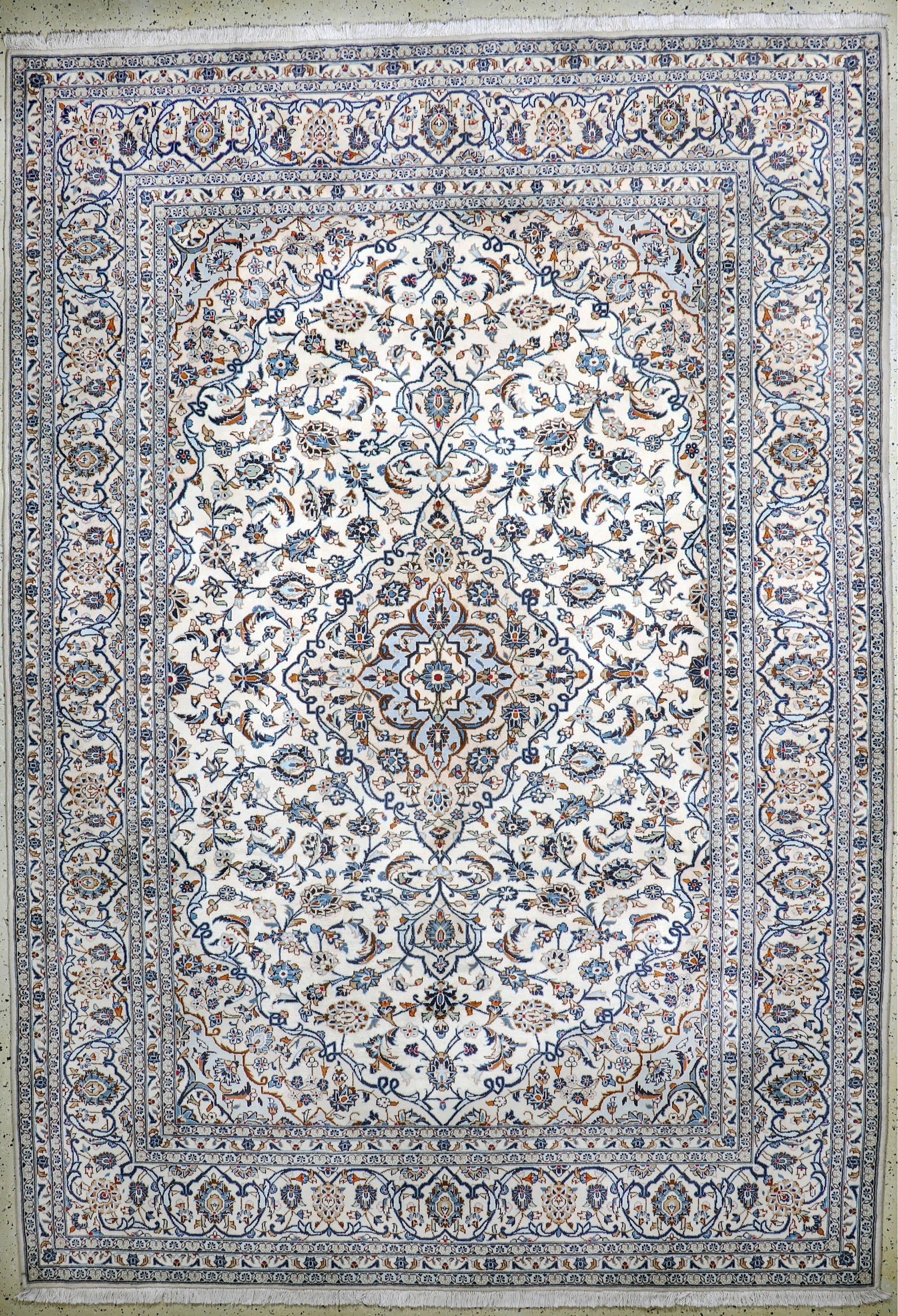 Kashan, Persia, late 20th century, wool on cotton: Kashan, Persia, late 20th century, wool on cotton, approx. 353 x 250 cm, condition: (almost new). Rugs, Carpets & Flatweaves