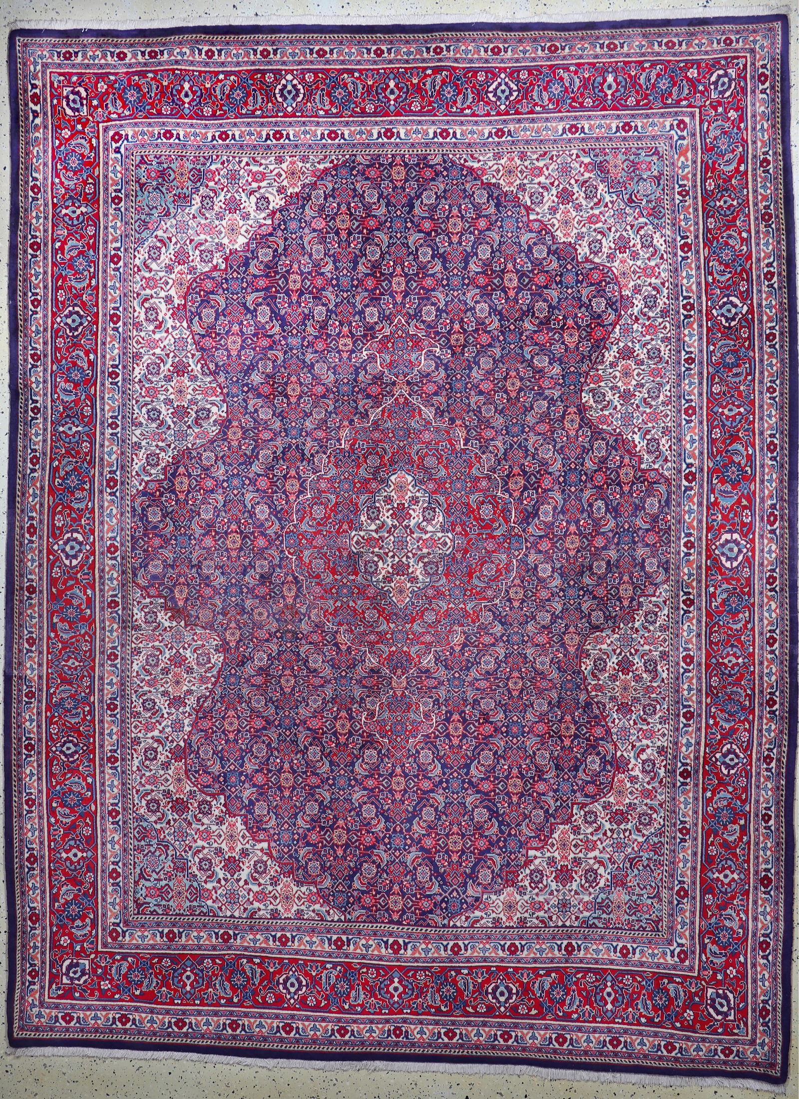Saruk, Persia, mid-20th century, wool on cotton: Saruk, Persia, mid-20th century, wool on cotton, approx. 326 x 250 cm, condition: 2. Rugs, Carpets & Flatweaves