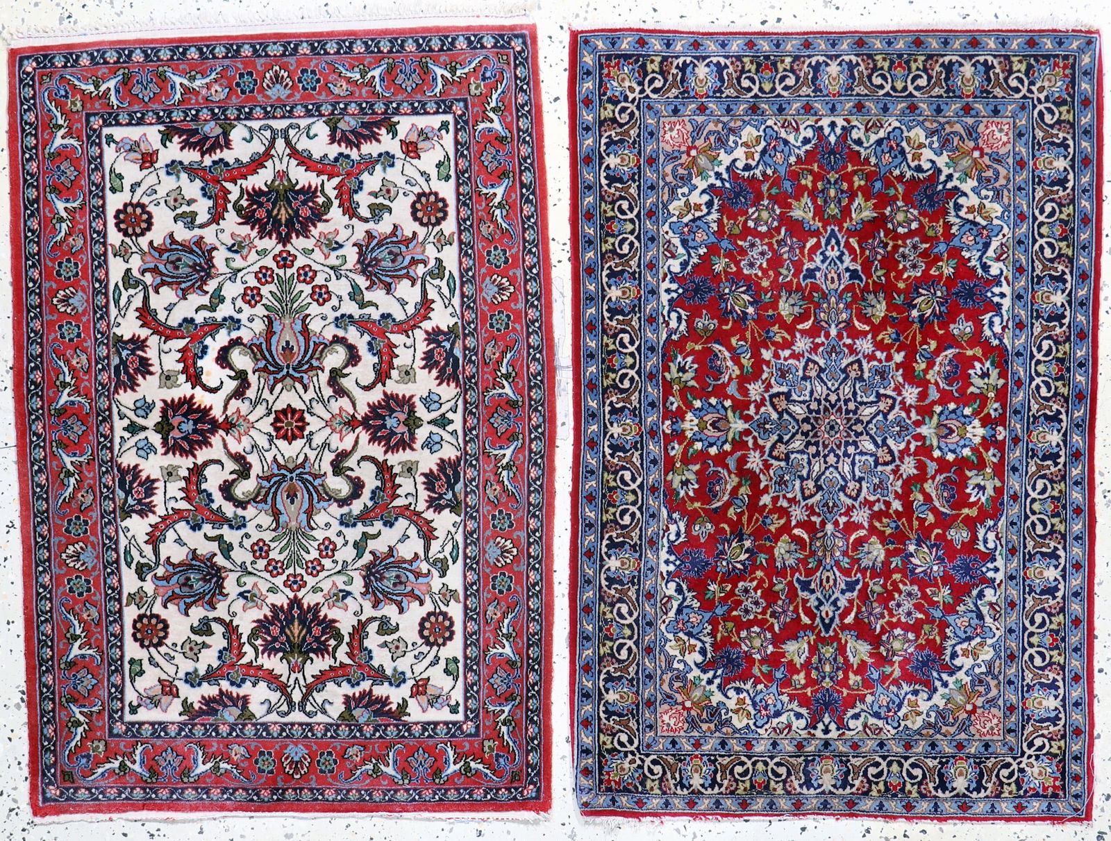 2 lots Isfahan fine, Persia, mid-20th century,corkwool on: 2 lots Isfahan fine, Persia, mid-20th century,corkwool on silk, approx. 106 x 70 cm, approx.1.0 million kn/sm, in need of cleaning, condition: 2. Rugs, Carpets & Flatweaves