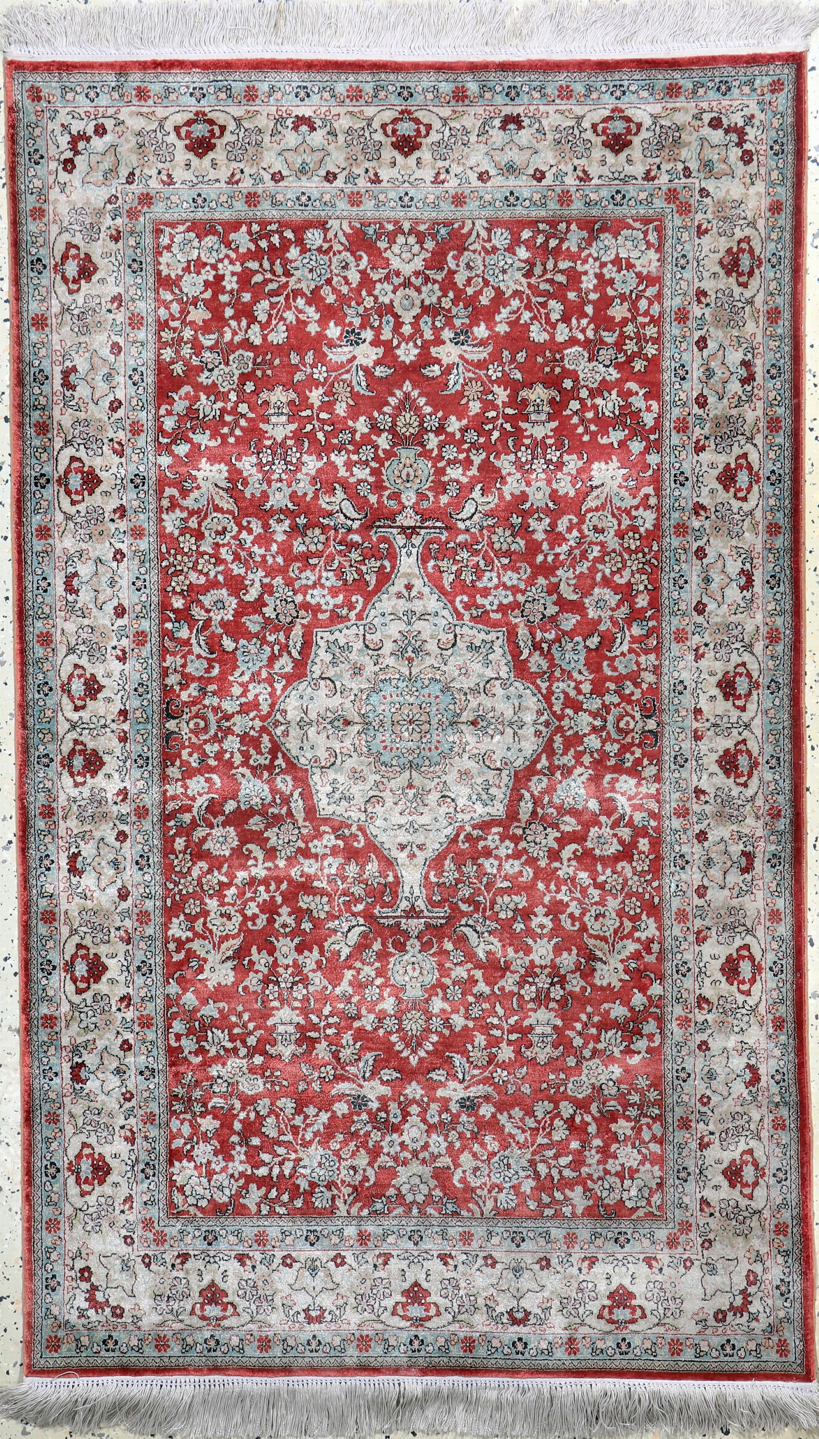 Hereke silk fine, China, late 20th century, pure natural (1 of 6)