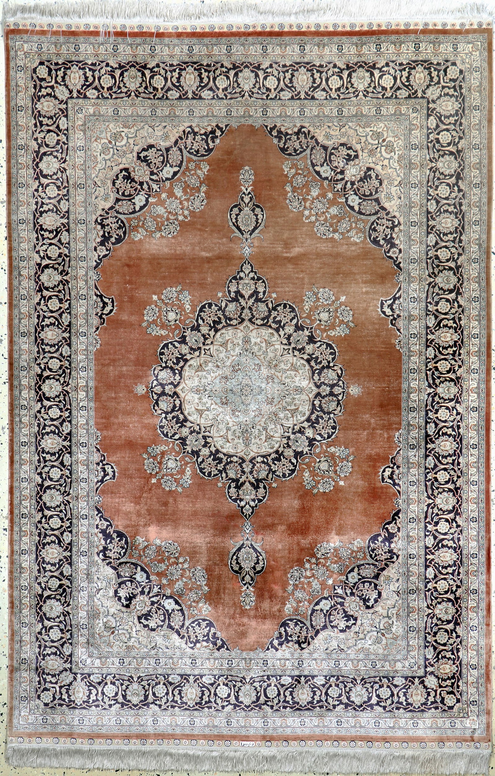 Hereke silk fine, China, late 20th century, pure natural (1 of 7)