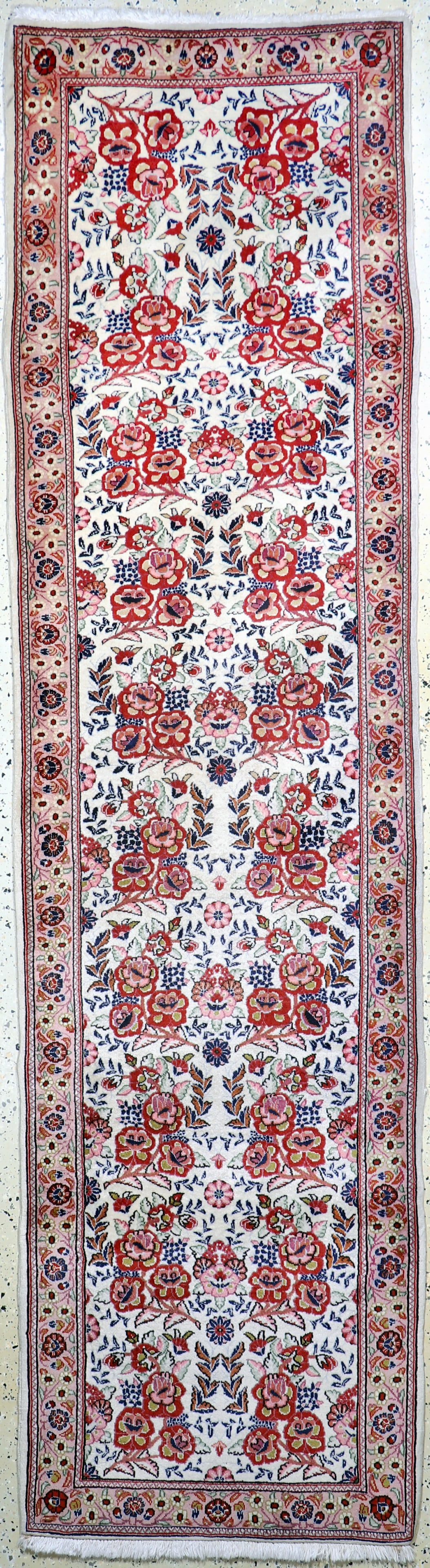Saruk, Persia, late 20th century, wool on cotton (1 of 6)