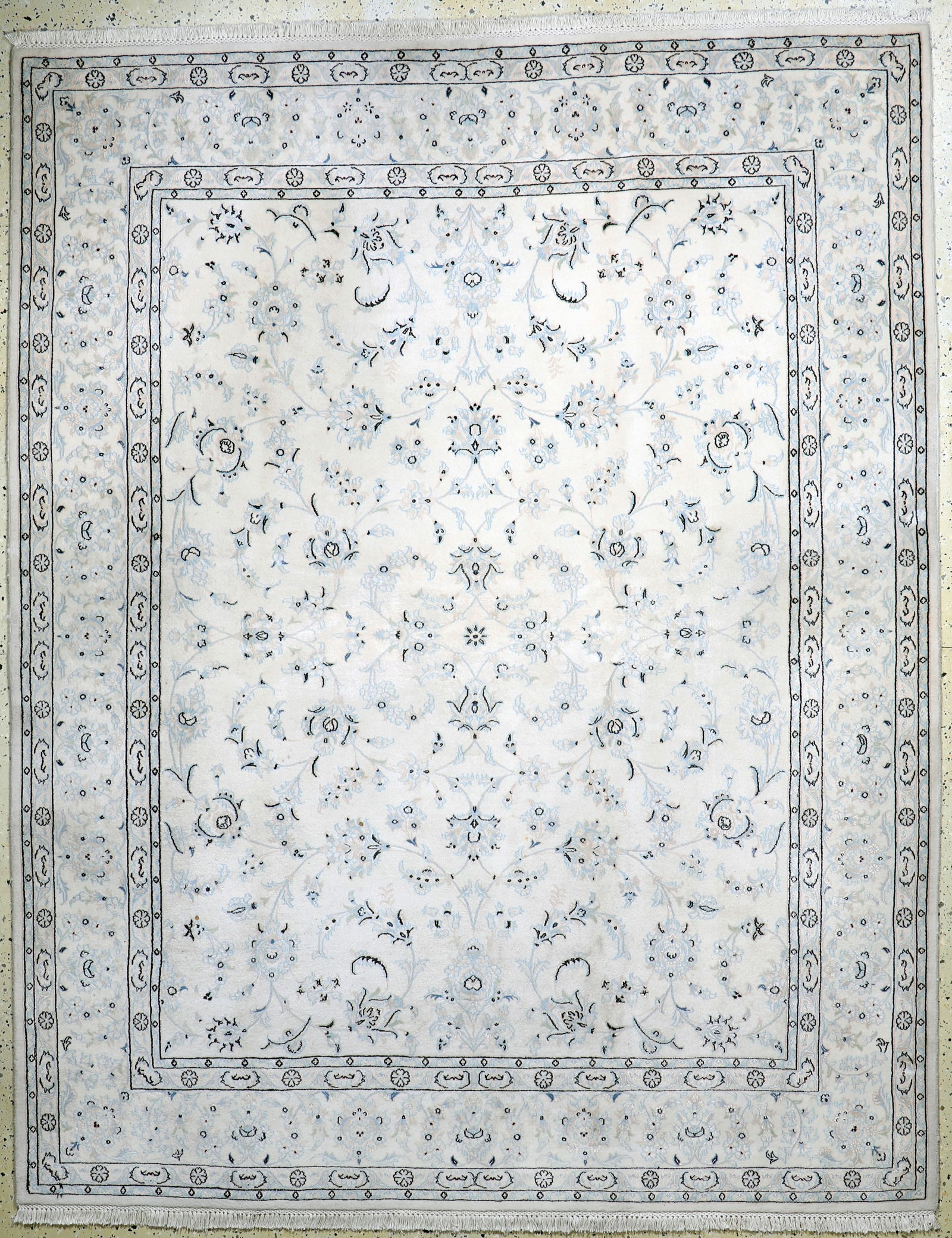 Nain fine(9 La), Persia, late 20th century, corkwool: Nain fine(9 La), Persia, late 20th century, corkwool with silk, approx. 254 x 200 cm, approx. 500,000 Kn/sm, condition: 2. Rugs, Carpets & Flatweaves