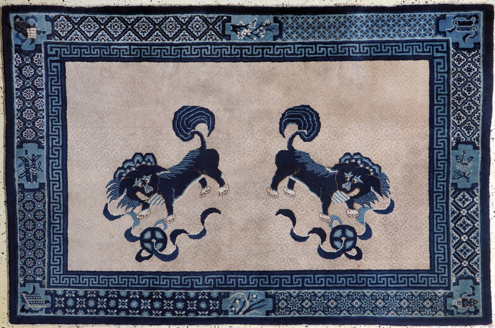 Pao Tow # 'Snow Lion #' antique, China, around1900, wool: Pao Tow # 'Snow Lion #' antique, China, around1900, wool on cotton, approx. 180 x 118 cm, condition: 2, (small restorations). Rugs, Carpets and Flatweaves