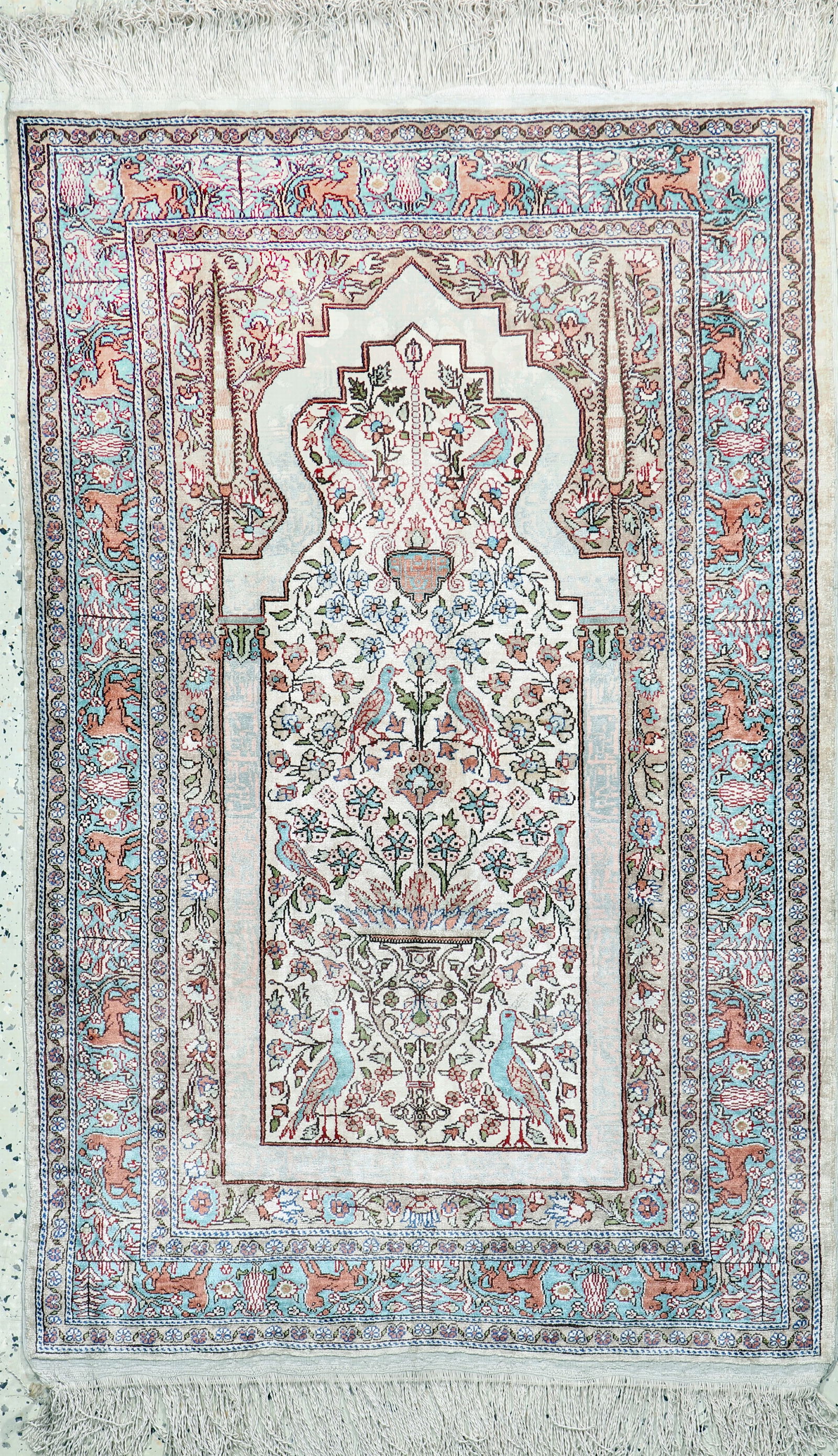 Silk Kayseri, Turkey, mid-20th century, pure natural: Silk Kayseri, Turkey, mid-20th century, pure natural silk, approx. 123 x 80 cm, condition: 1-2. Rugs, Carpets & Flatweaves