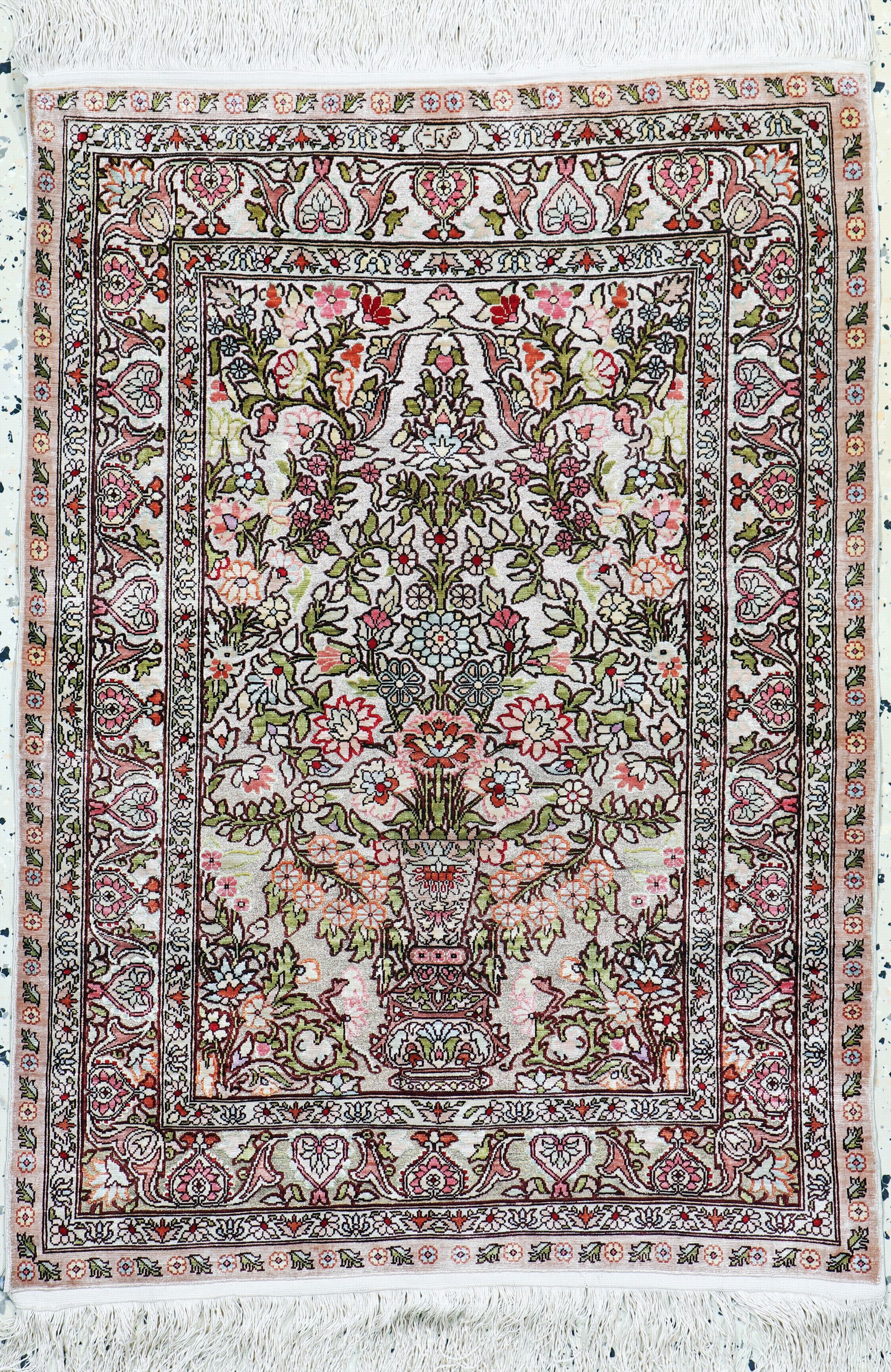 Hereke silk fine, signed, Turkey, late 20th century (1 of 6)