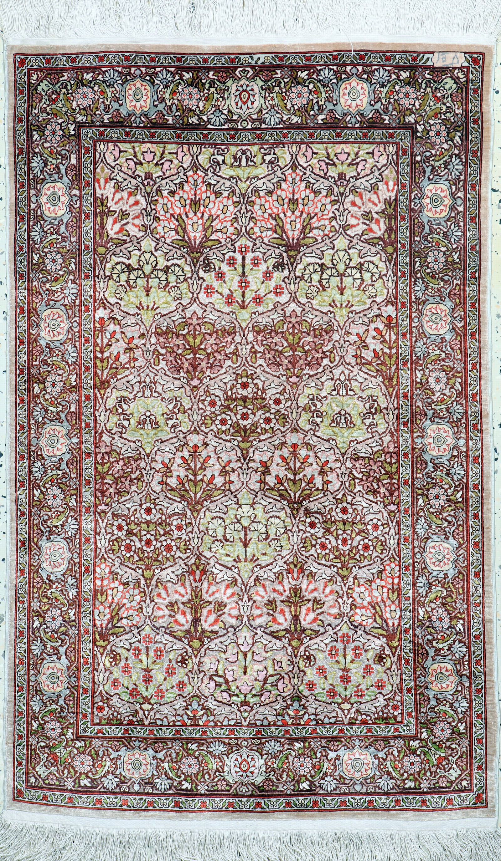 Hereke silk fine, signed. Turkey, late 20th century (1 of 6)