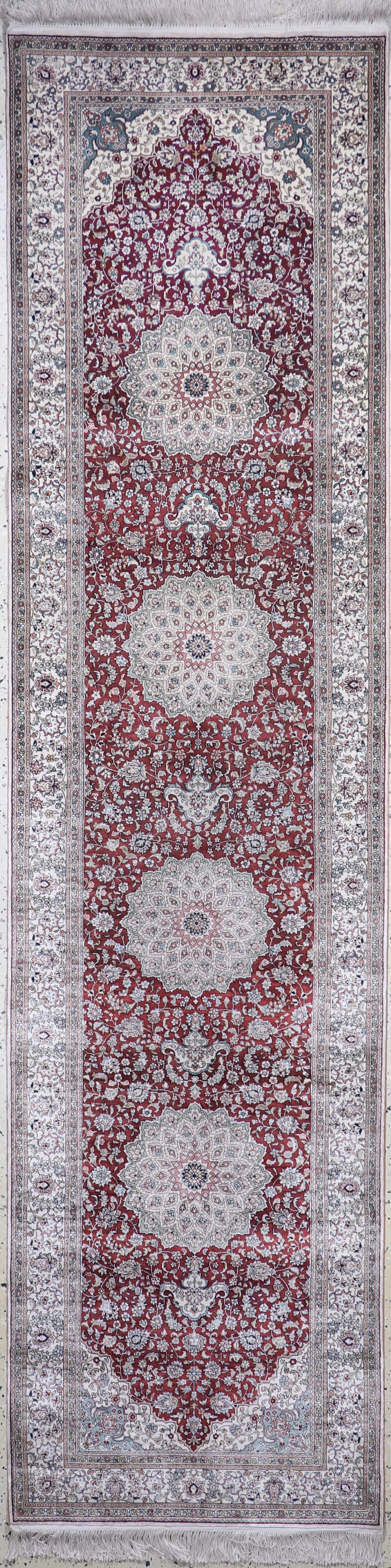 Hereke silk fine, China, late 20th century, pure natural: Hereke silk fine, China, late 20th century, pure natural silk, approx. 304 x 78 cm, condition: 1-2. Rugs, Carpets & Flatweaves