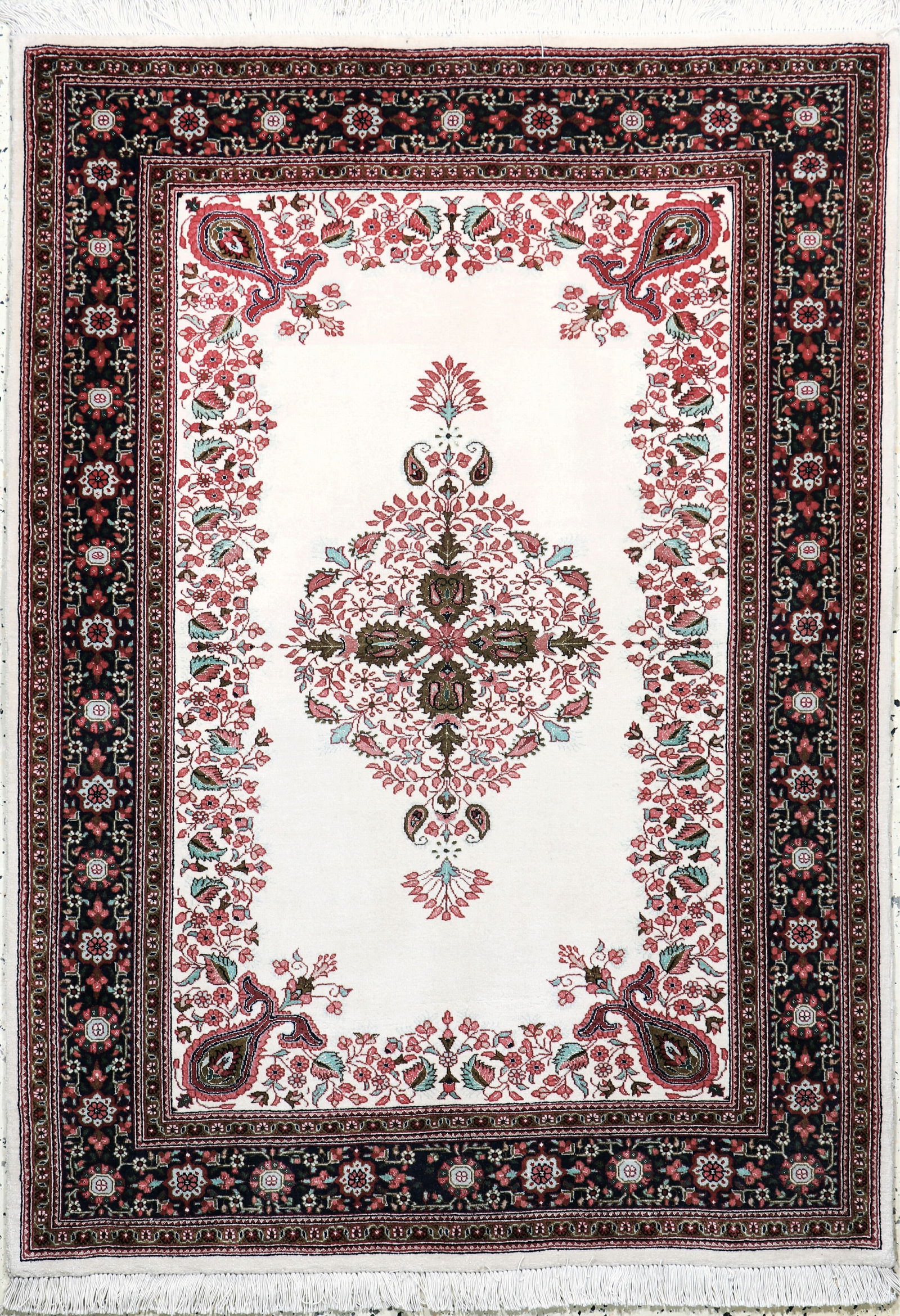 Taebriz fine(50 Raj), Persia, late 20th century: Taebriz fine(50 Raj), Persia, late 20th century, corkwool with silk, approx. 153 x 108 cm, approx. 500,000 Kn/sm, condition: 1-2. Rugs, Carpets & Flatweaves