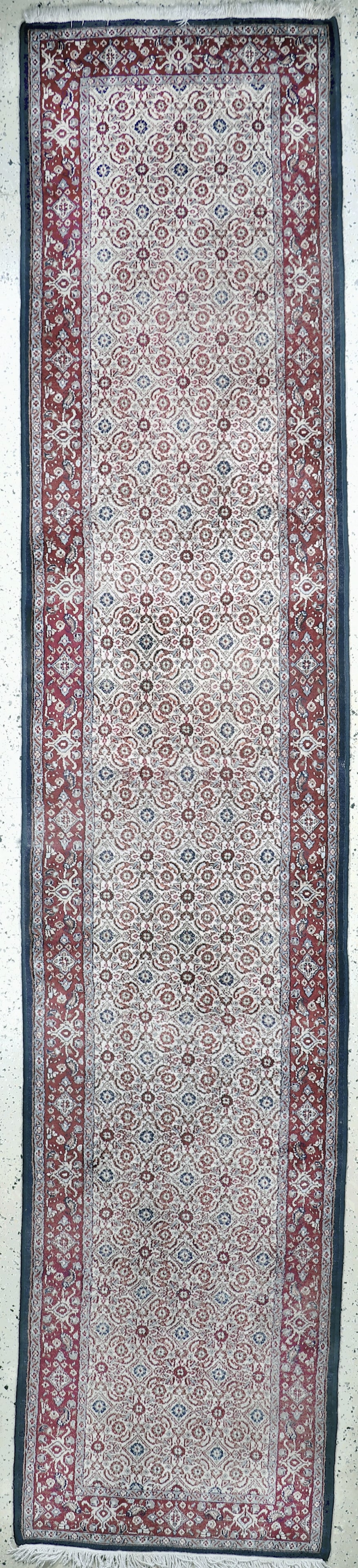 Moud, Persia, late 20th century, wool on cotton: Moud, Persia, late 20th century, wool on cotton, approx. 380 x 80 cm, in need of cleaning, condition: 2. Rugs, Carpets & Flatweaves