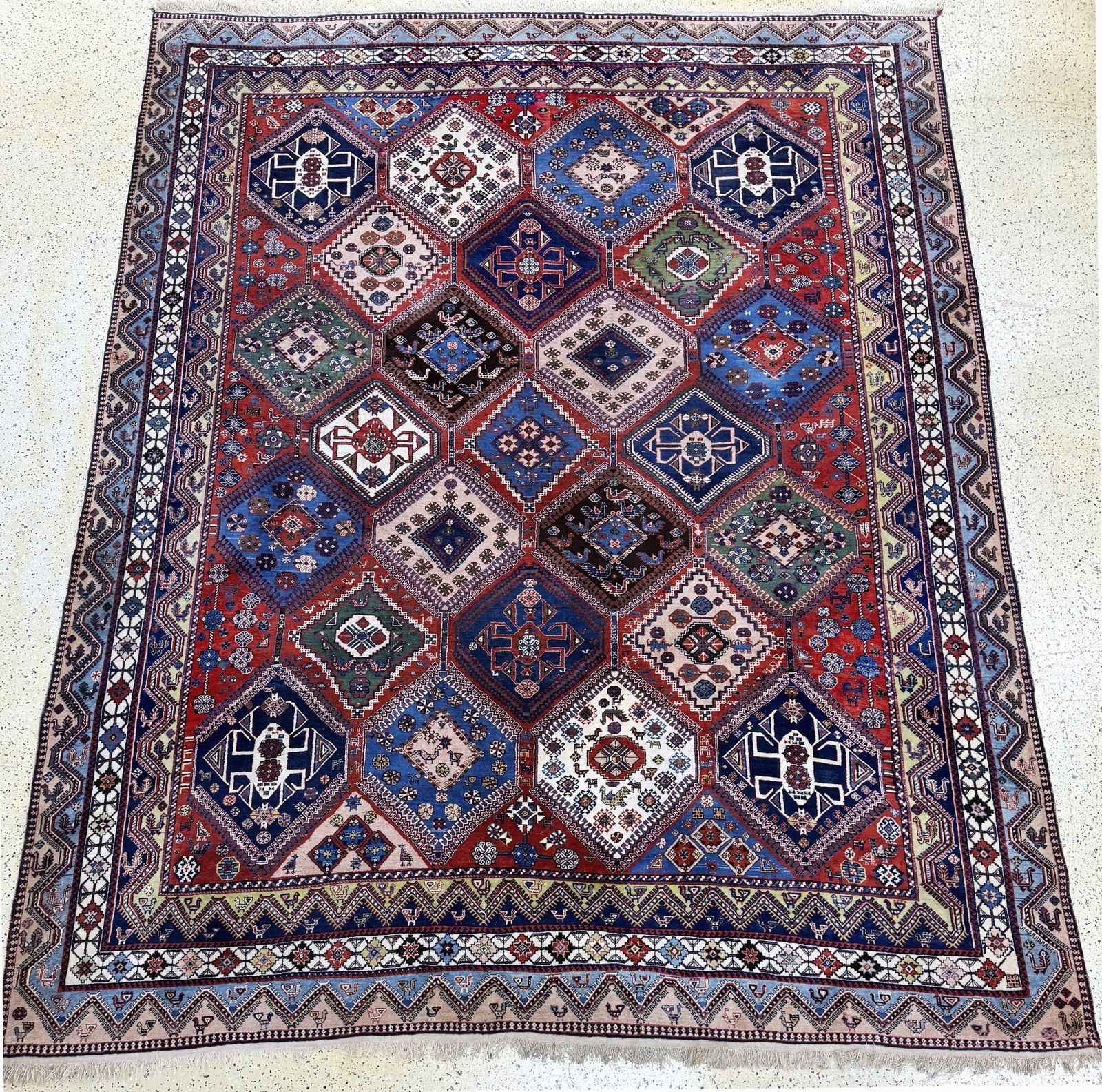 Yalameh, Persia, mid-20th century, wool on wool: Yalameh, Persia, mid-20th century, wool on wool, approx. 407 x 325 cm, condition: 2-3. Rugs, Carpets & Flatweaves