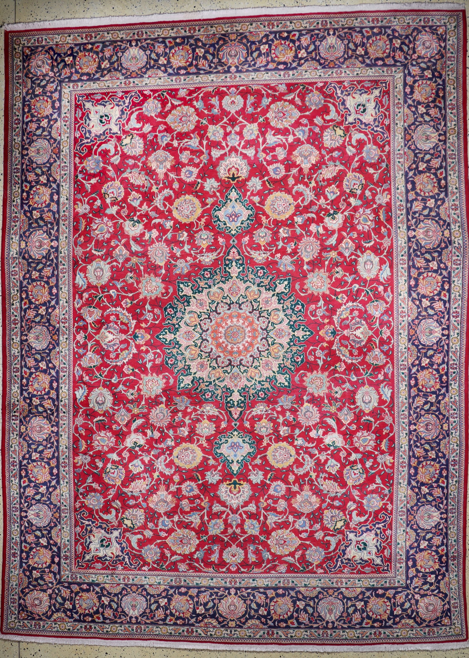 Tabriz old, Persia, mid 20th century, wool on cotton (1 of 12)