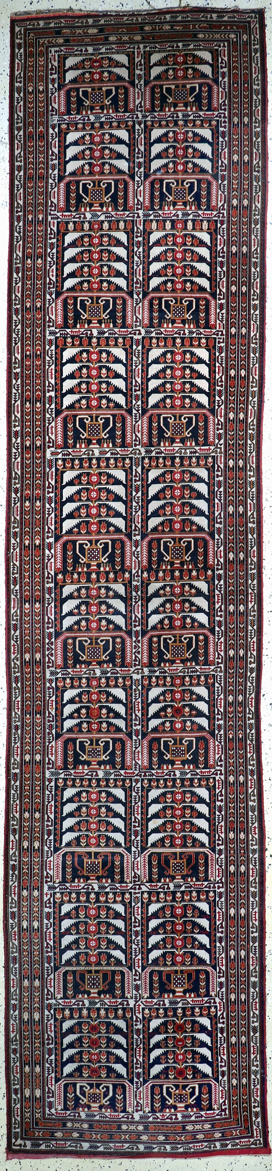 Zakini fine, Afghanistan, mid-20th century, wool on: Zakini fine, Afghanistan, mid-20th century, wool on wool, approx. 390 x 85 cm, condition: 2, (small hole). Rugs, Carpets & Flatweaves