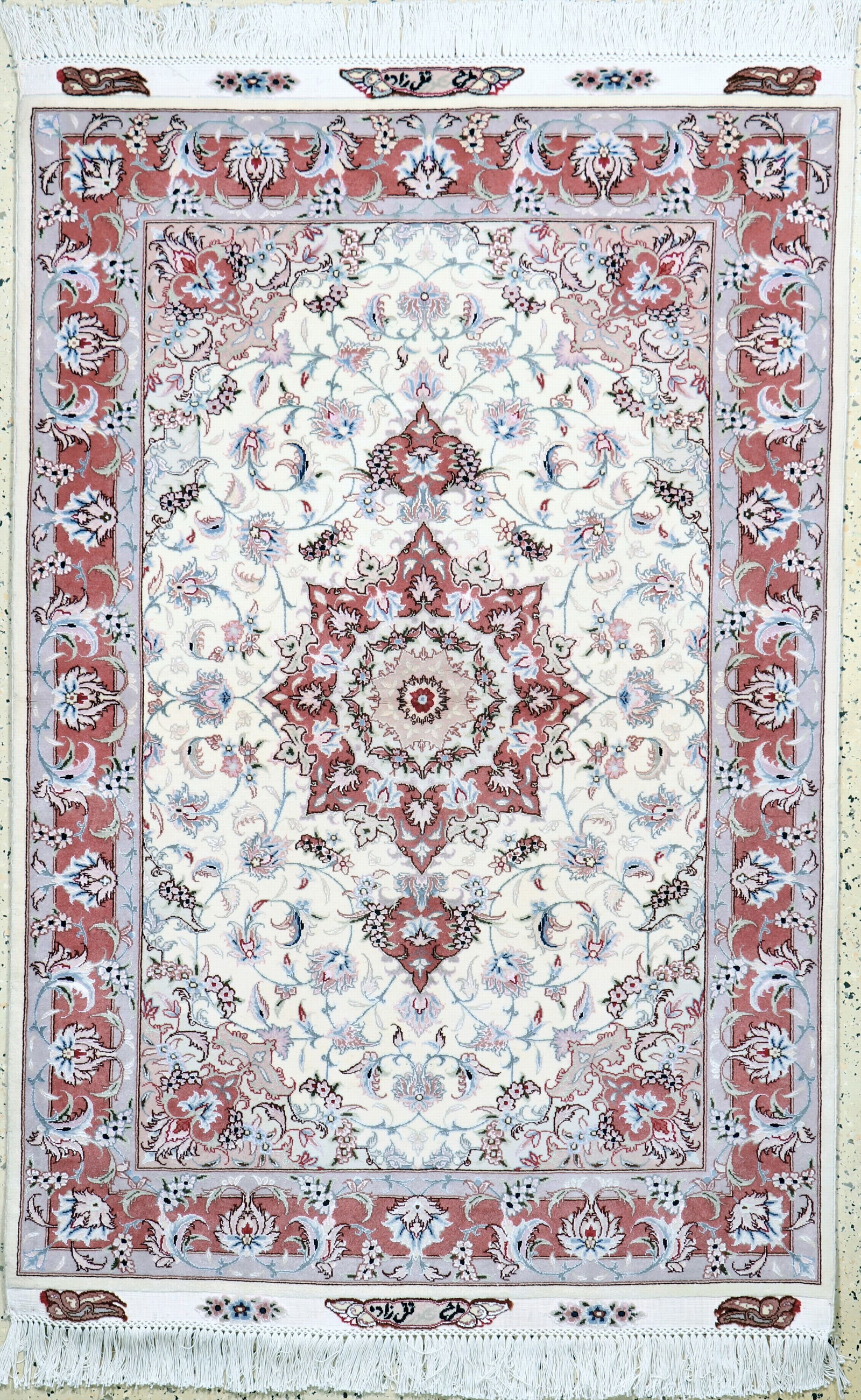 Tabriz fine(50 Raj) signed, Persia, late 20th century: Tabriz fine(50 Raj) signed, Persia, late 20th century, corkwool with silk, approx. 149 x 104cm, approx. 500,000 Kn/sm, condition: (almost new). Rugs, Carpets & Flatweaves. Dont forget to check out the