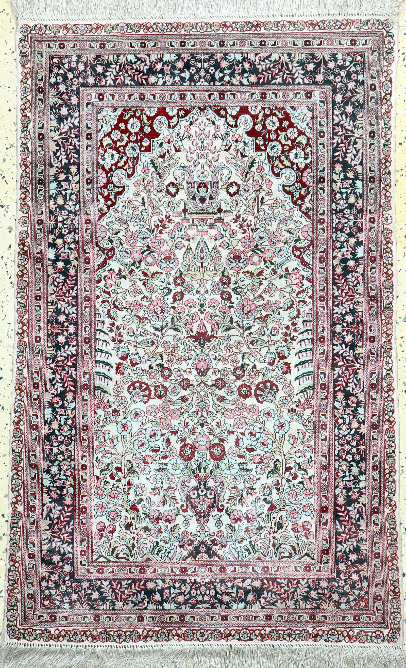 Hereke silk fine, China, late 20th century, pure natural (1 of 6)