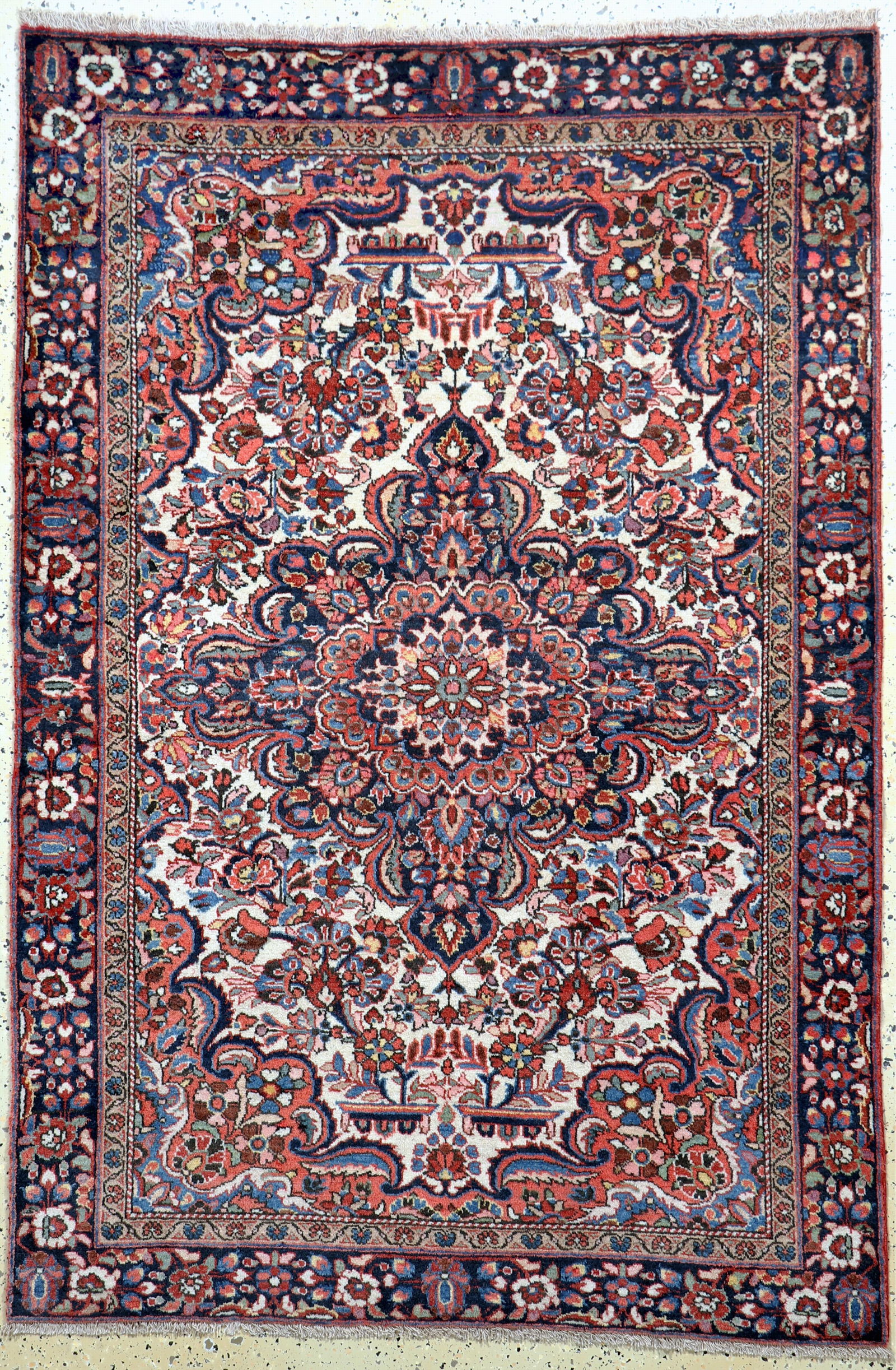 Bortschelu, Persia, mid-20th century, wool on cotton: Bortschelu, Persia, mid-20th century, wool on cotton, approx. 197 x 133 cm, condition: 2. Rugs, Carpets & Flatweaves. Dont forget to check out the uploaded detail fotos!