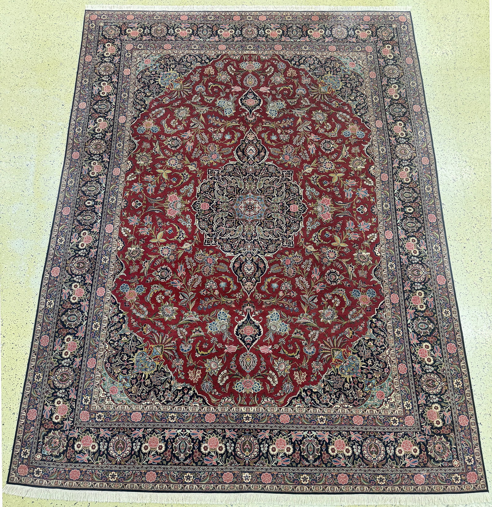 Kashan cork fine, Persia, early 20th century, corkwool on: Kashan cork fine, Persia, early 20th century, corkwool on cotton, approx. 430 x 312 cm, condition: 2, (small restoration), fringes renewed. Rugs, Carpets & Flatweaves