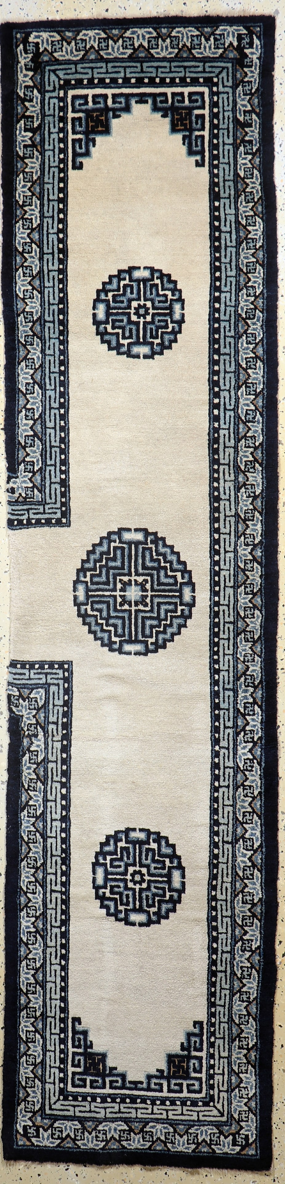 Peking old, China, early 20th century, wool oncotton: Peking old, China, early 20th century, wool oncotton, approx. 260 x 62 cm, condition: 2. Rugs, Carpets & Flatweaves