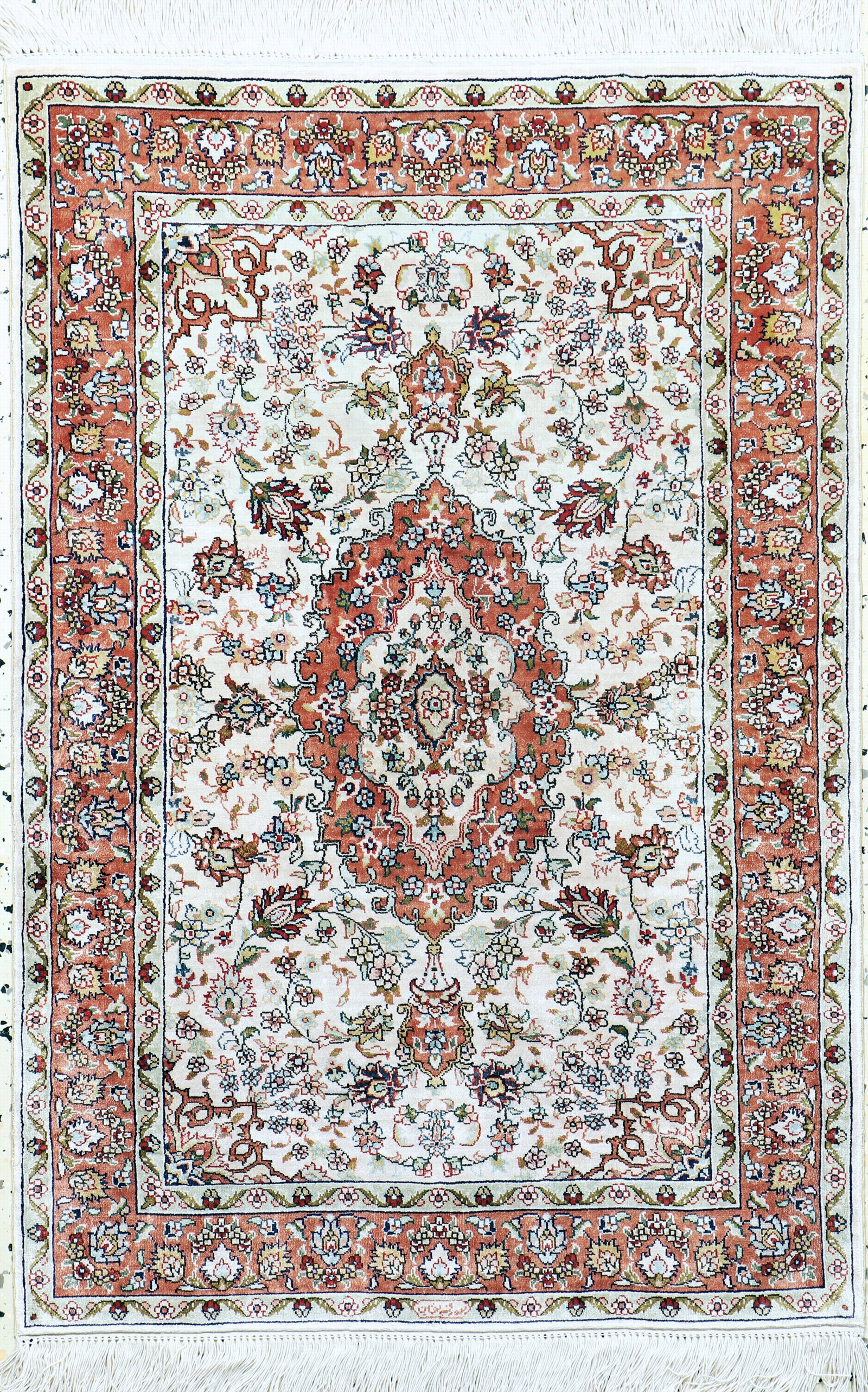 Hereke silk fine, China, late 20th century, pure natural (1 of 6)