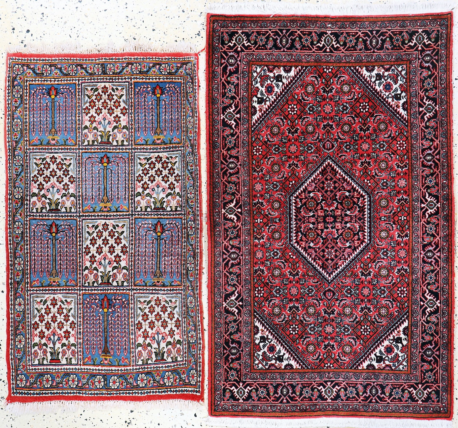 2 lots of Bijar & Saruk, Persia, late 20th century: 2 lots of Bijar & Saruk, Persia, late 20th century, wool on cotton, approx. 135 x 80 cm &approx. 115 x 66 cm, condition: 2.Rugs, Carpets & Flatweaves