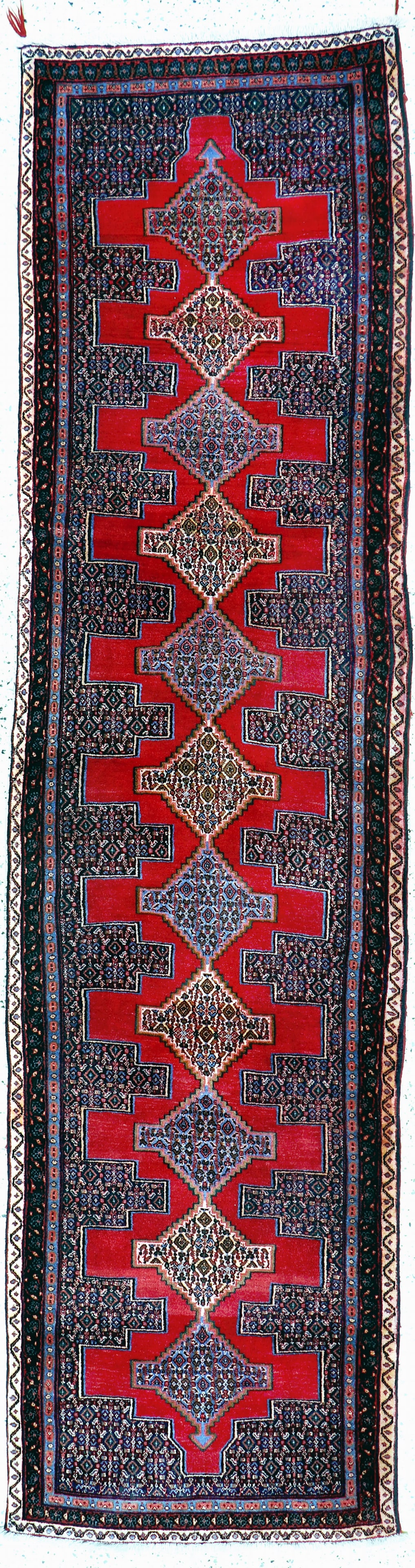 Senneh, Persia, approx. 50 years, wool on cotton: Senneh, Persia, approx. 50 years, wool on cotton, approx. 355 x 93 cm, discolored, condition: 2.Rugs, Carpets & Flatweaves