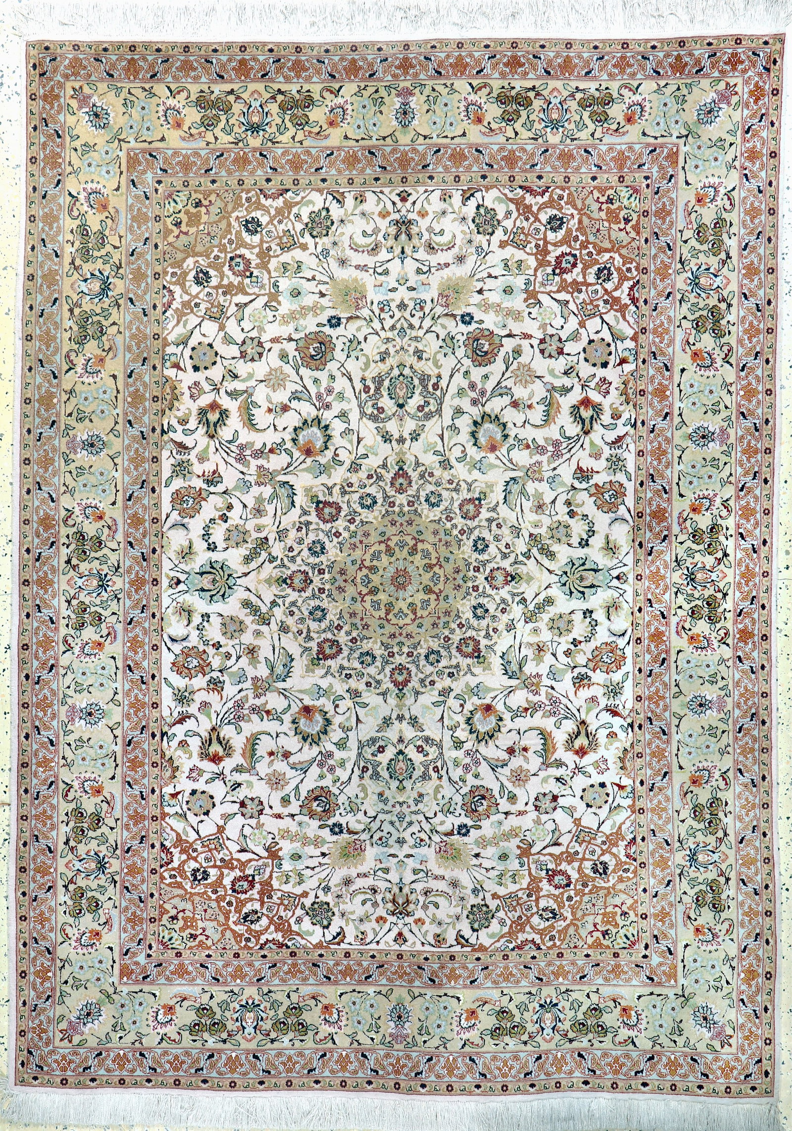 Tabriz fine(50 Raj), Persia, mid-20th century,corkwool: Tabriz fine(50 Raj), Persia, mid-20th century,corkwool with and on silk, approx. 210 x 152 cm, approx. 500,000 Kn/sm, condition: 2.Rugs, Carpets & Flatweaves