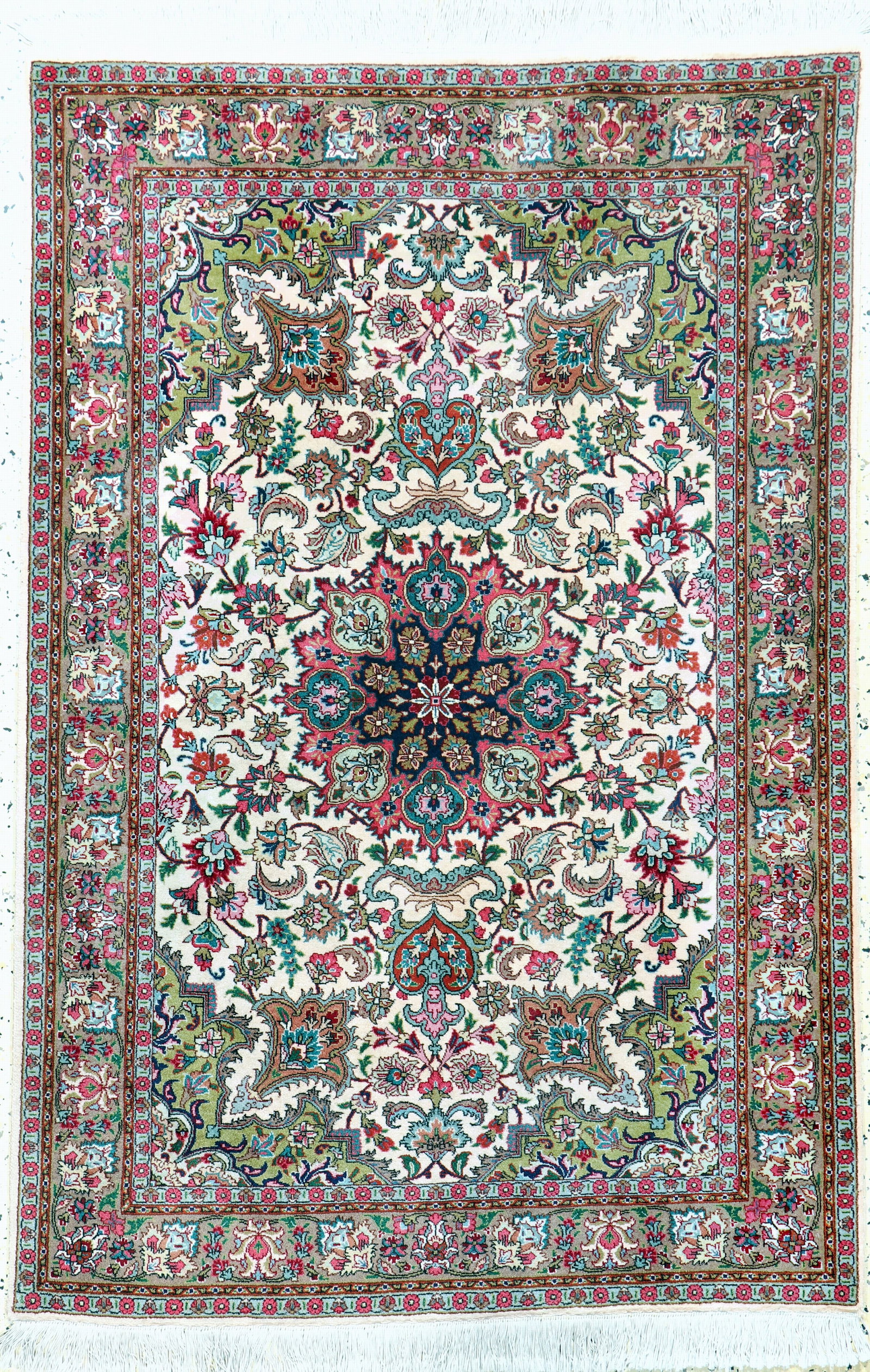 Tabriz fine(50 Raj), Persia, mid-20th century,corkwool on: Tabriz fine(50 Raj), Persia, mid-20th century,corkwool on cotton, approx. 151 x 101 cm, approx. 500,000 Kn/sm, condition: 2.Rugs, Carpets & Flatweaves