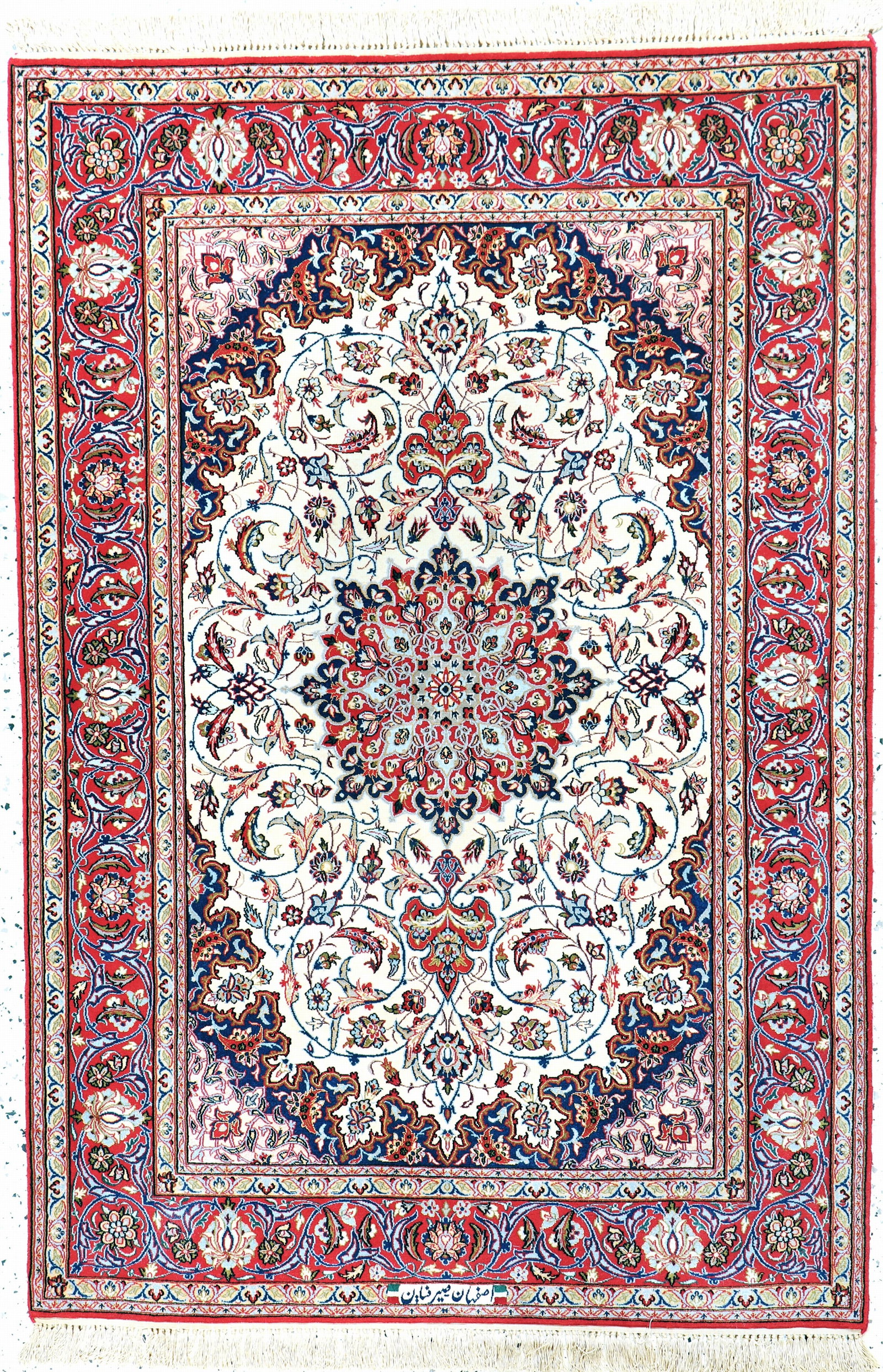 Isfahan fine, Persia, mid-20th century, corkwool: Isfahan fine, Persia, mid-20th century, corkwool with and on silk, approx. 166 x 110 cm, condition: 1-2. Rugs, Carpets & Flatweaves