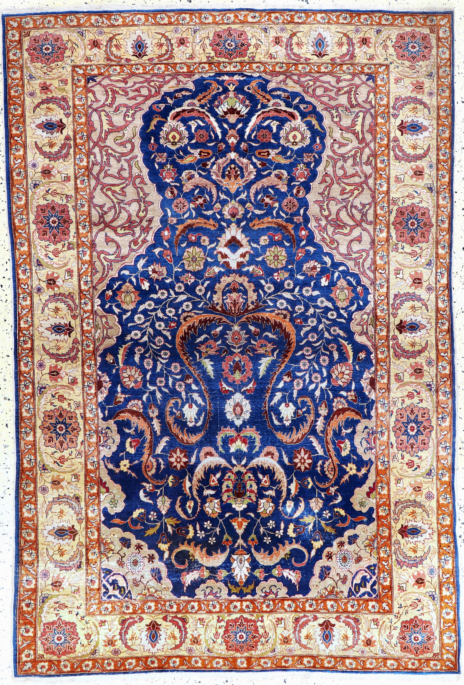 Hereke silk fine, Turkey, mid-20th century, pure natural: Hereke silk fine, Turkey, mid-20th century, pure natural silk, approx. 196 x 131 cm, condition: 3. Rugs, Carpets & Flatweaves