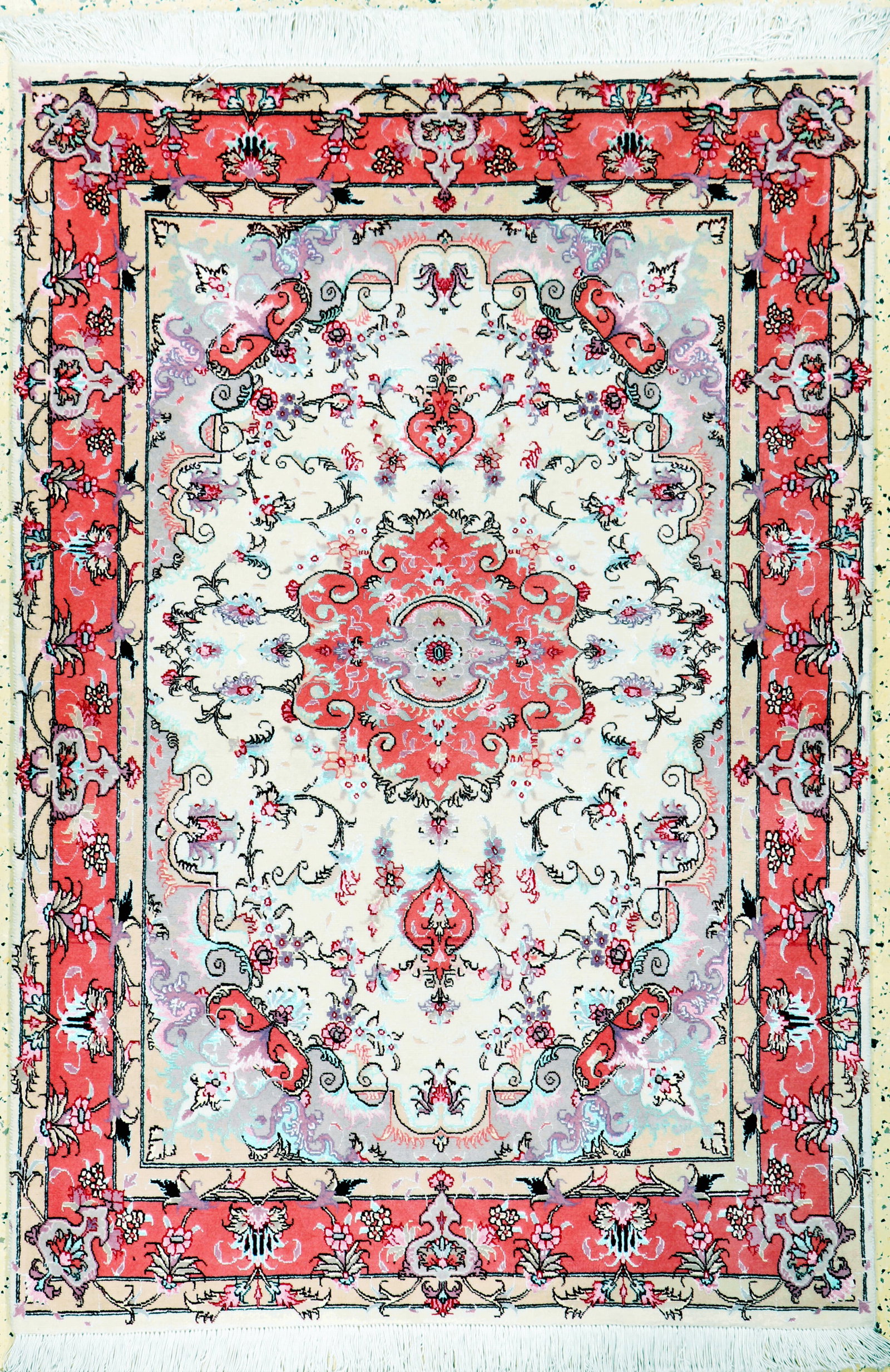 Tabriz fine(50 Raj), Persia, late 20th century: Tabriz fine(50 Raj), Persia, late 20th century, corkwool with silk, approx. 149 x 102cm, approx. 500,000 Kn/sm, condition: (almost new). Rugs, Carpets & Flatweaves