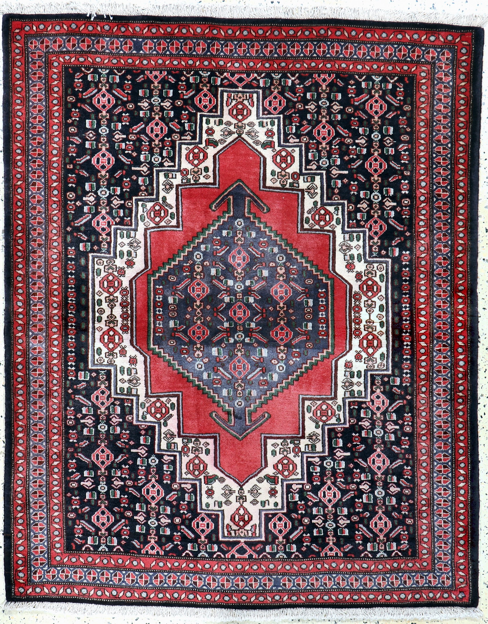 Senneh old, Persia, mid-20th century, wool on cotton: Senneh old, Persia, mid-20th century, wool on cotton, approx. 156 x 126 cm, condition: 2. Rugs, Carpets & Flatweaves