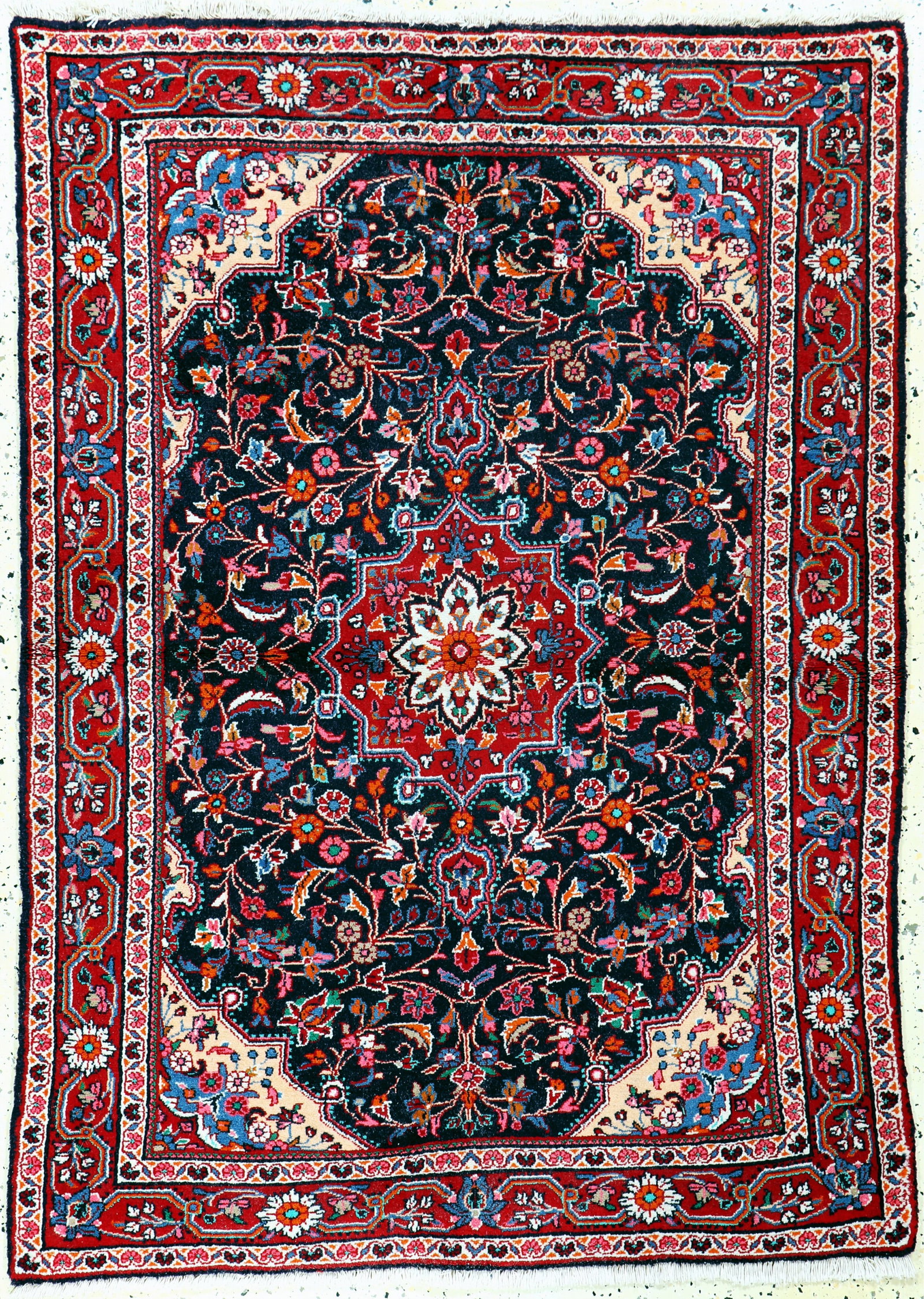 Saruk, Persia, Mitte 20.Jhd, Wolle auf Baumwolle: Saruk, Persia, Mitte 20.Jhd, Wolle auf Baumwolle, approx. 150 x 110 cm, condition: 1 -2. Rugs, Carpets & Flatweaves