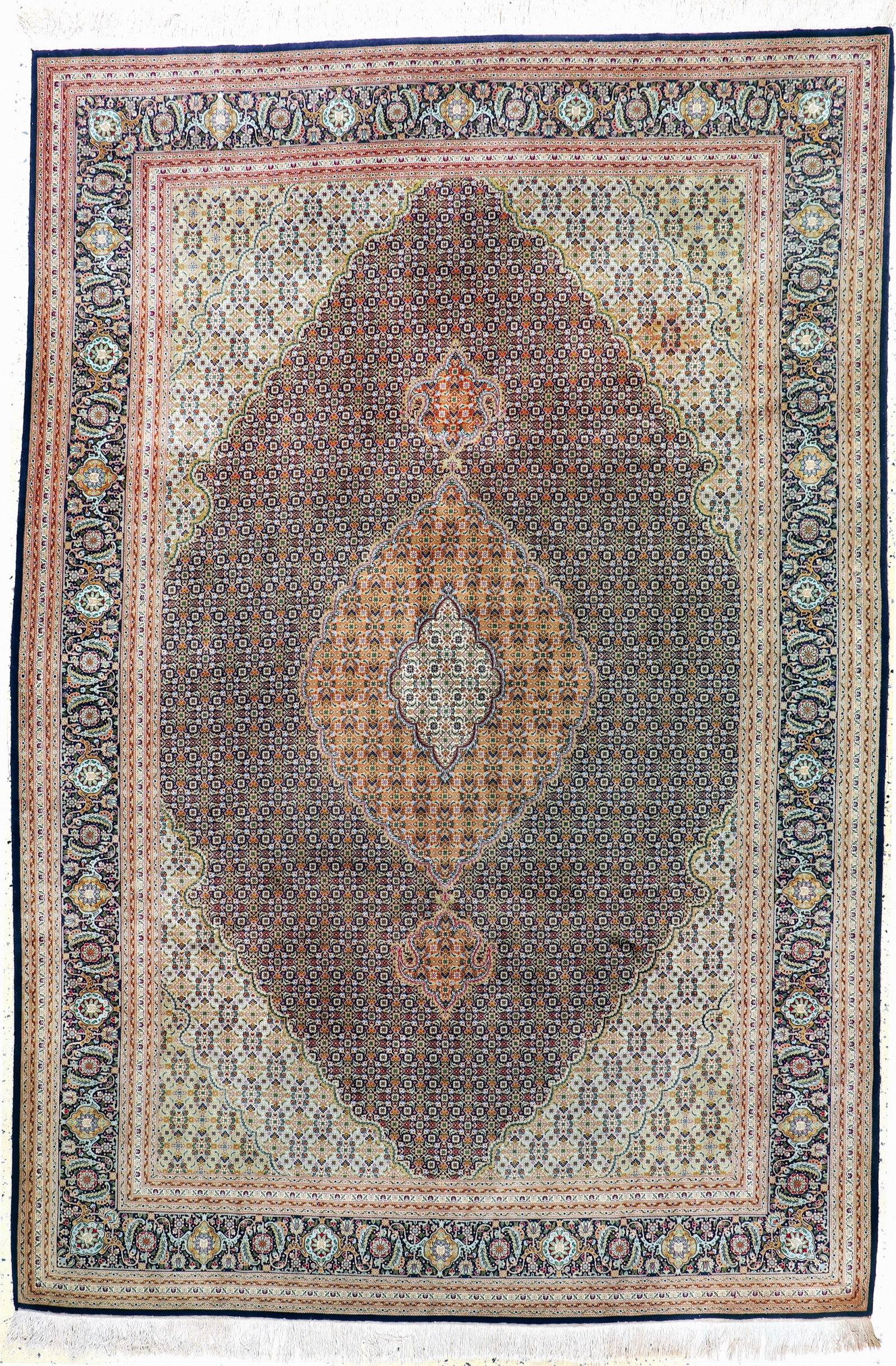 Tabriz fine(50 Raj), Persia, mid-20th century,corkwool: Tabriz fine(50 Raj), Persia, mid-20th century,corkwool with silk, approx. 302 x 202 cm, approx. 500,000 Kn/sm, condition: 2. Rugs, Carpets & Flatweaves