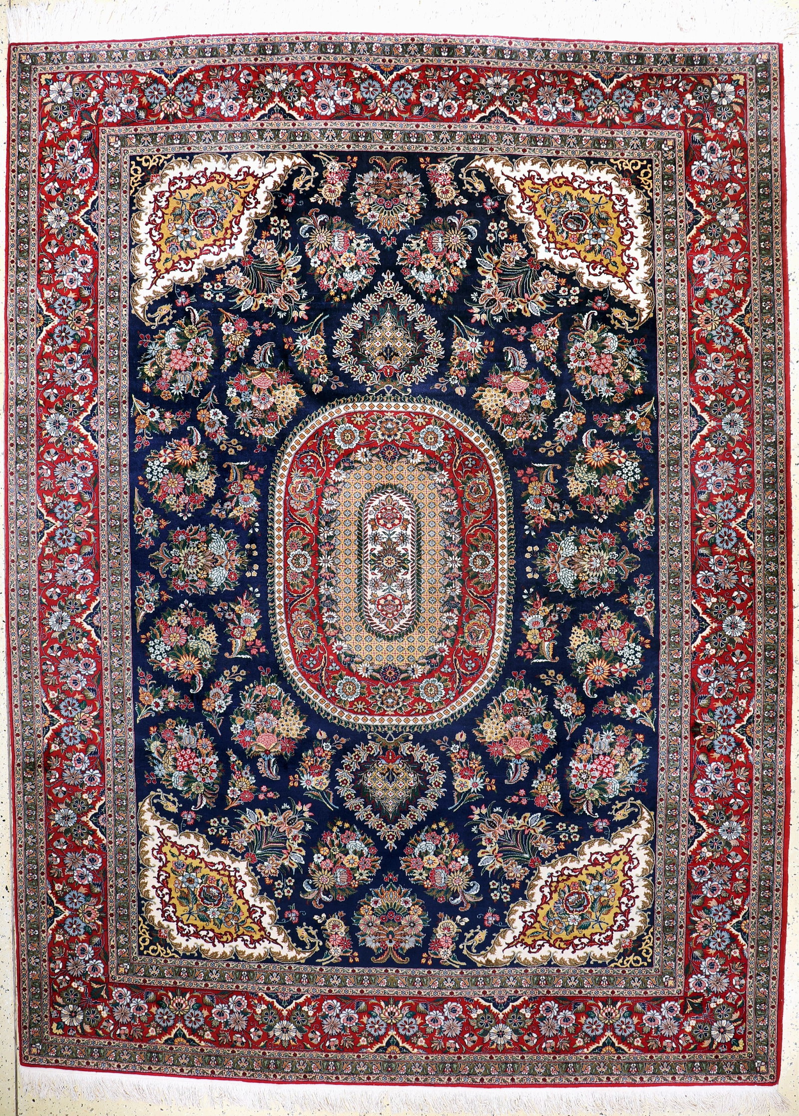 Indo Saruk, India, late 20th century, wool on cotton: Indo Saruk, India, late 20th century, wool on cotton, approx. 235 x 250 cm, condition: 2. Rugs, Carpets & Flatweaves