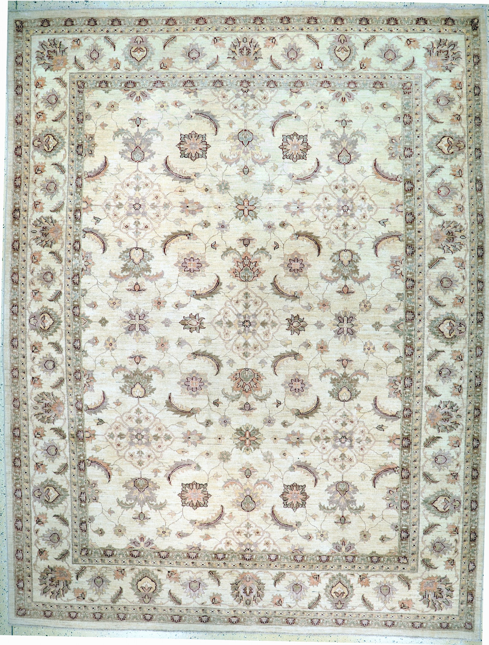 Sigler, Pakistan, late 20th century, wool on cotton: Sigler, Pakistan, late 20th century, wool on cotton, approx. 356 x 274 cm, condition: 1-2. Rugs, Carpets & Flatweaves