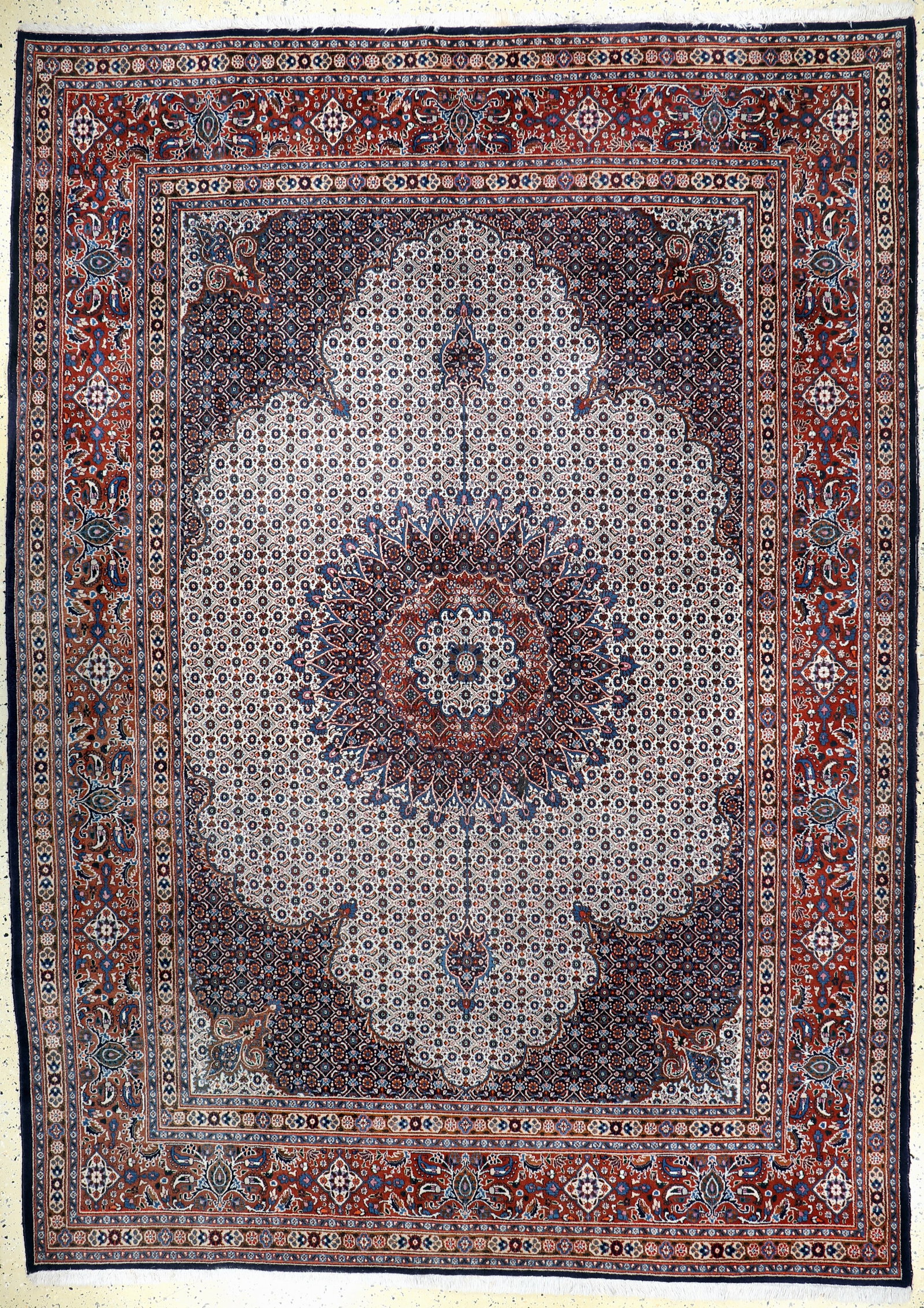 Moud, Persia, late 20th century, wool on cotton: Moud, Persia, late 20th century, wool on cotton, approx. 342 x 247 cm, slightly faded colors, condition: 2. Rugs, Carpets & Flatweaves