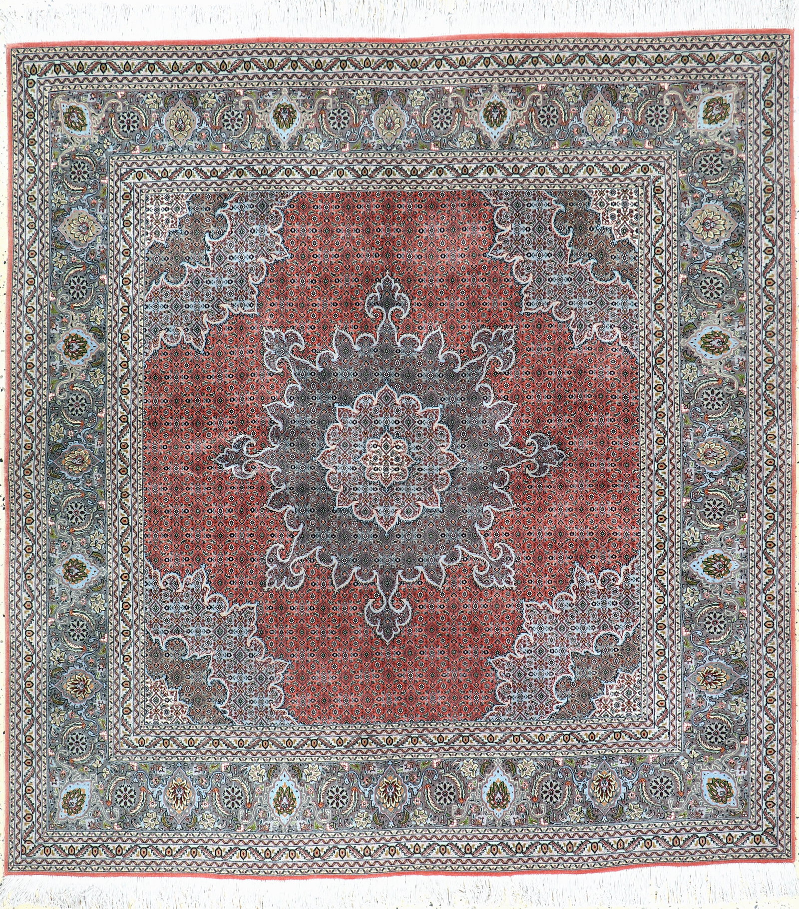 Tabriz fine(50 Raj), Persia, late 20th century: Tabriz fine(50 Raj), Persia, late 20th century, corkwool with silk, approx. 210 x 200cm, approx. 500,000 Kn/sm, condition: 1-2. Rugs, Carpets & Flatweaves
