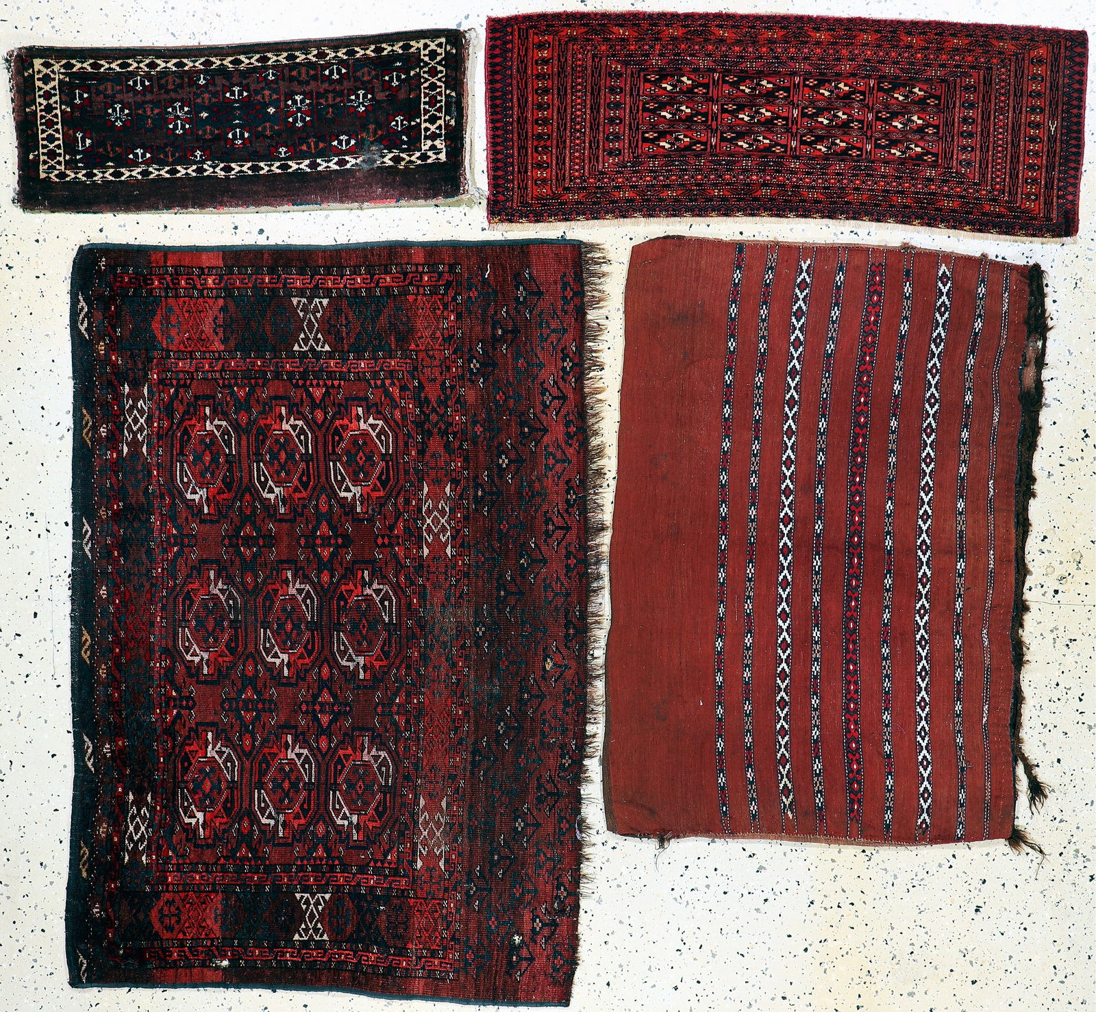 Mixed lot of 2 Torba & 2 Jowal, antique: Mixed lot of 2 Torba & 2 Jowal, antique, Turkmenistan, 19th century, wool on wool, approx. 145 x 100 cm & approx. 88 x 35 cm, condition: 3-4. Rugs, Carpets & Flatweaves