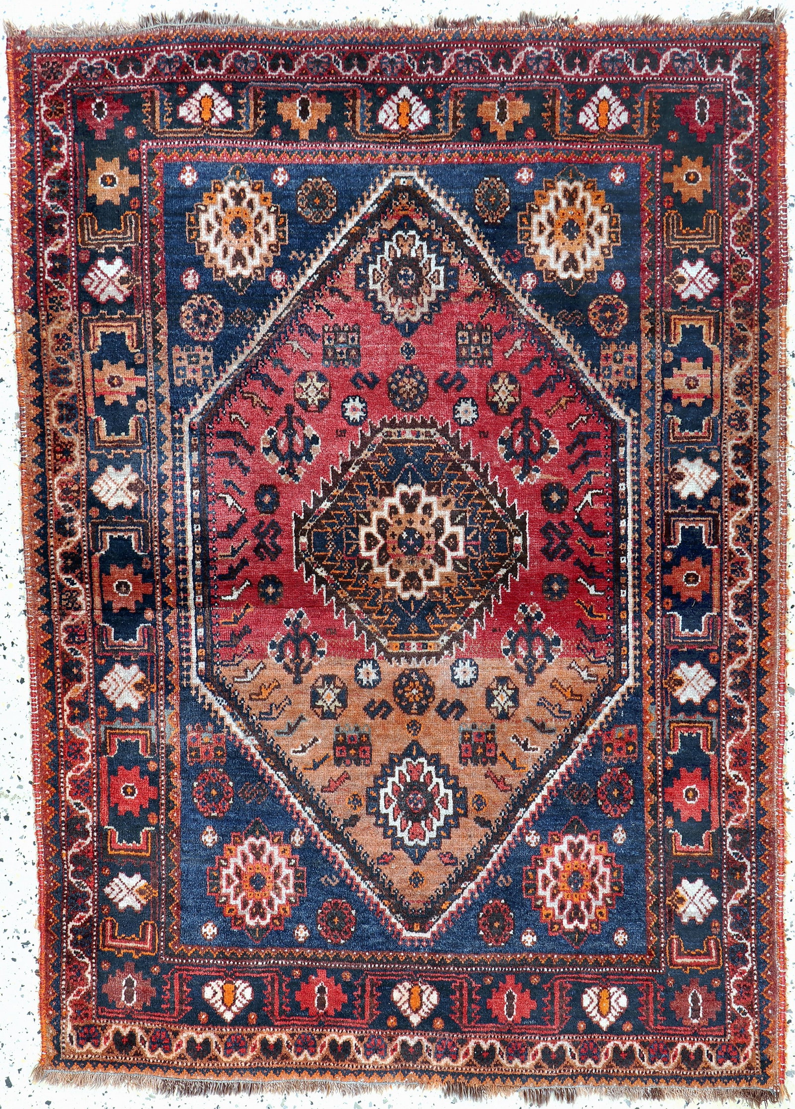 Ghashgai, Persia, early 20th century, wool on wool: Ghashgai, Persia, early 20th century, wool on wool, approx. 160 x 118 cm, condition: 2-3. Rugs, Carpets & Flatweaves