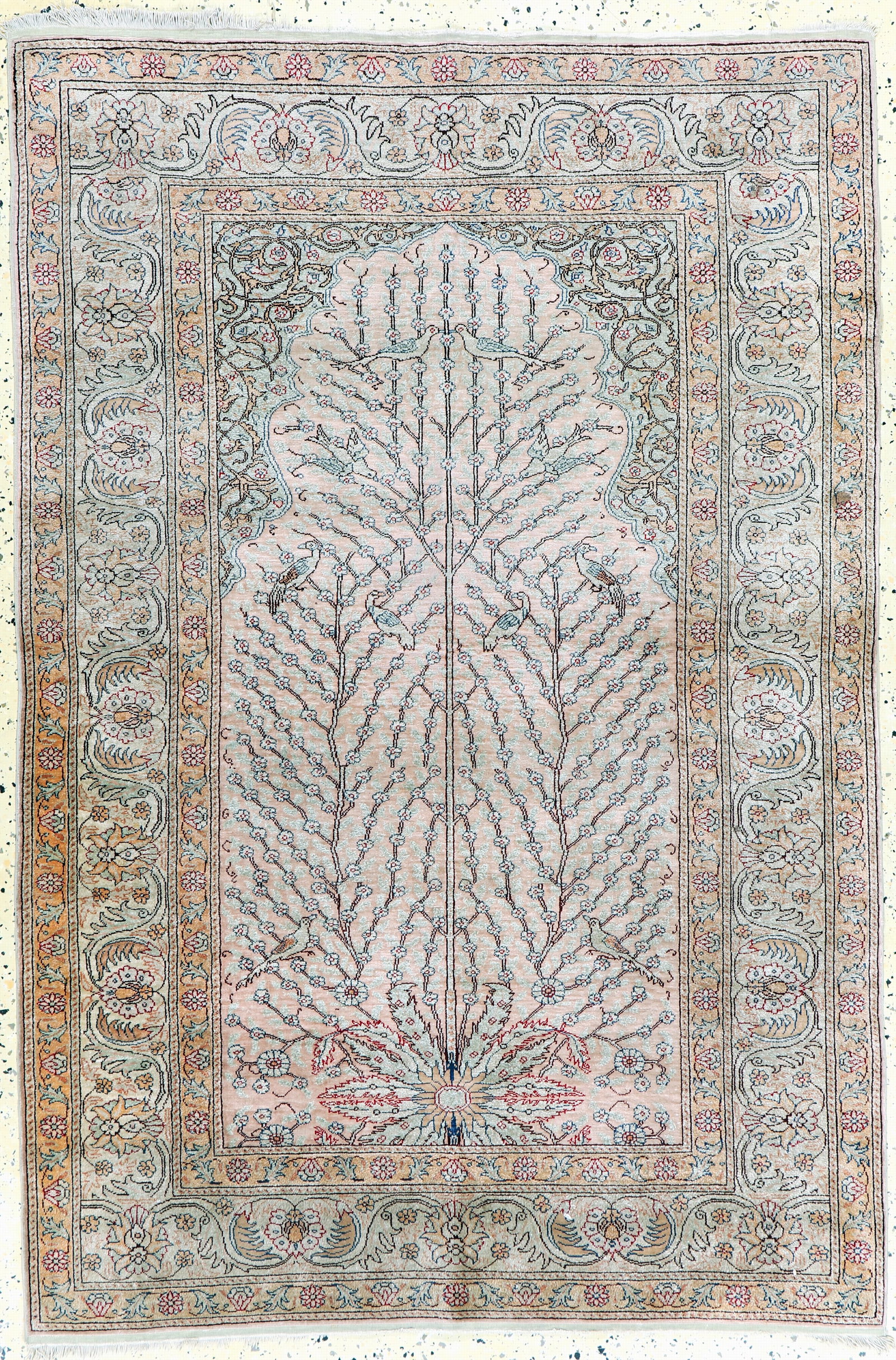 Silk Kayseri, Turkey, mid-20th century, pure natural: Silk Kayseri, Turkey, mid-20th century, pure natural silk, approx. 160 x 107 cm, in need ofcleaning, condition: 2. Rugs, Carpets & Flatweaves