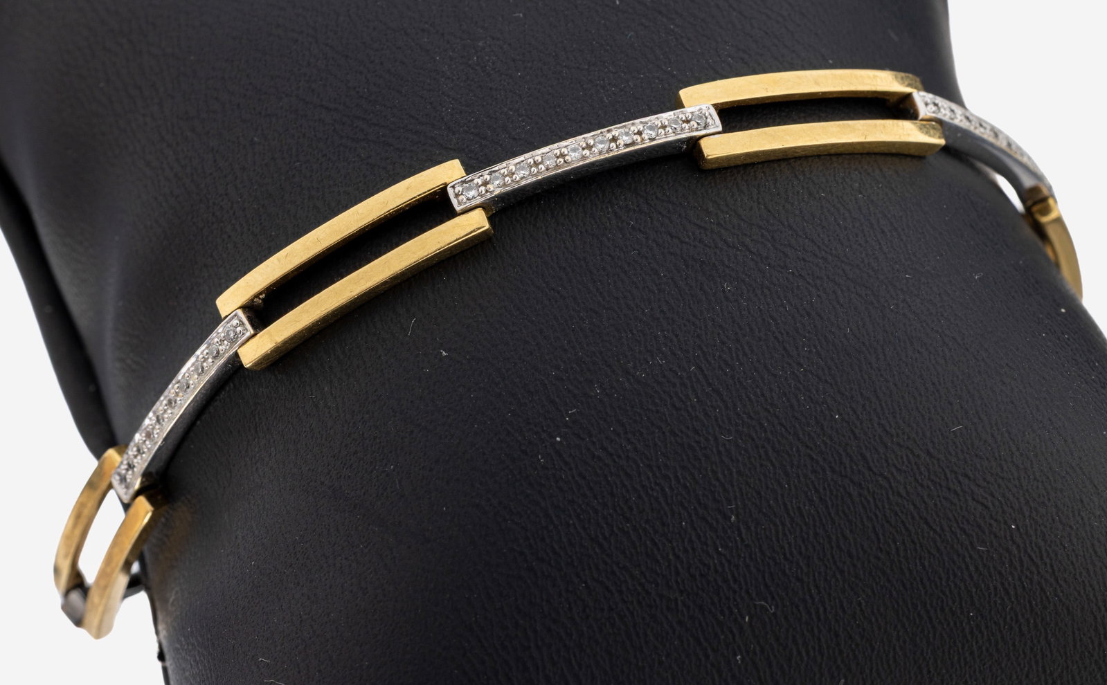 18 kt gold diamond-bracelet (1 of 1)