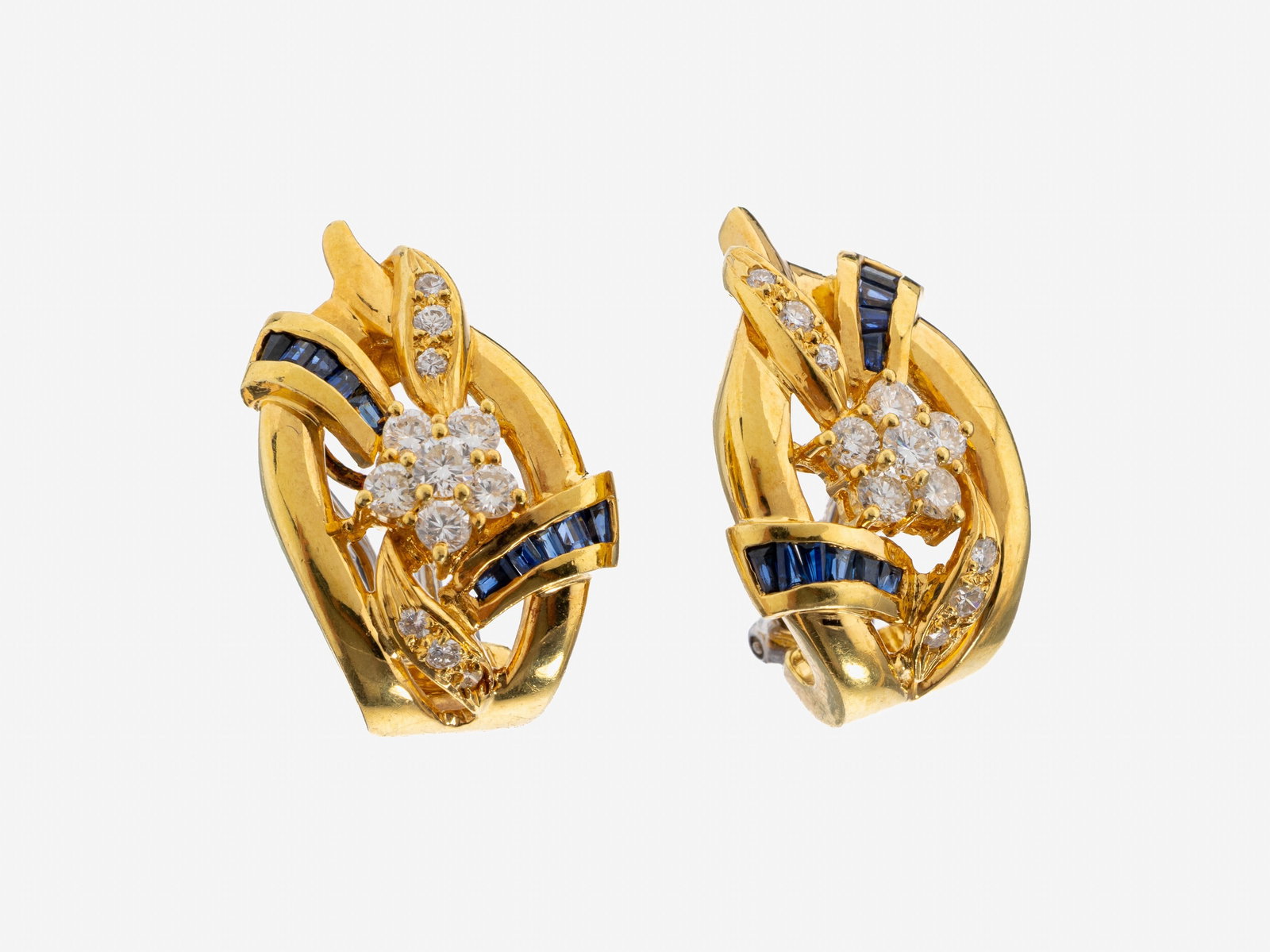 Pair of 18 kt gold brilliant-sapphire-ear clips (1 of 1)