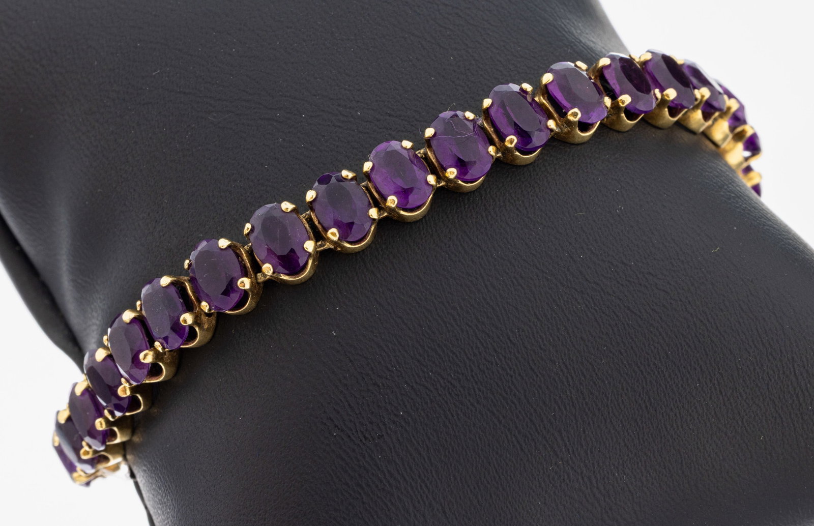 18 kt gold amethyst-bracelet (1 of 2)
