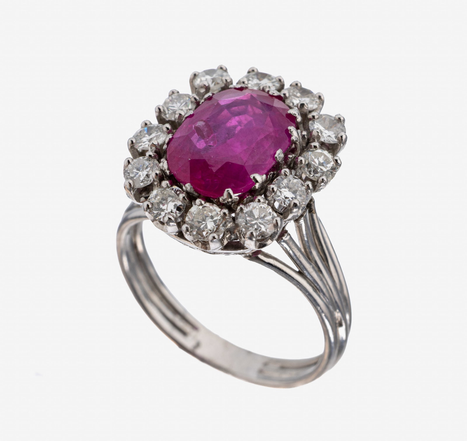 18 kt gold ruby-brilliant-ring (1 of 1)