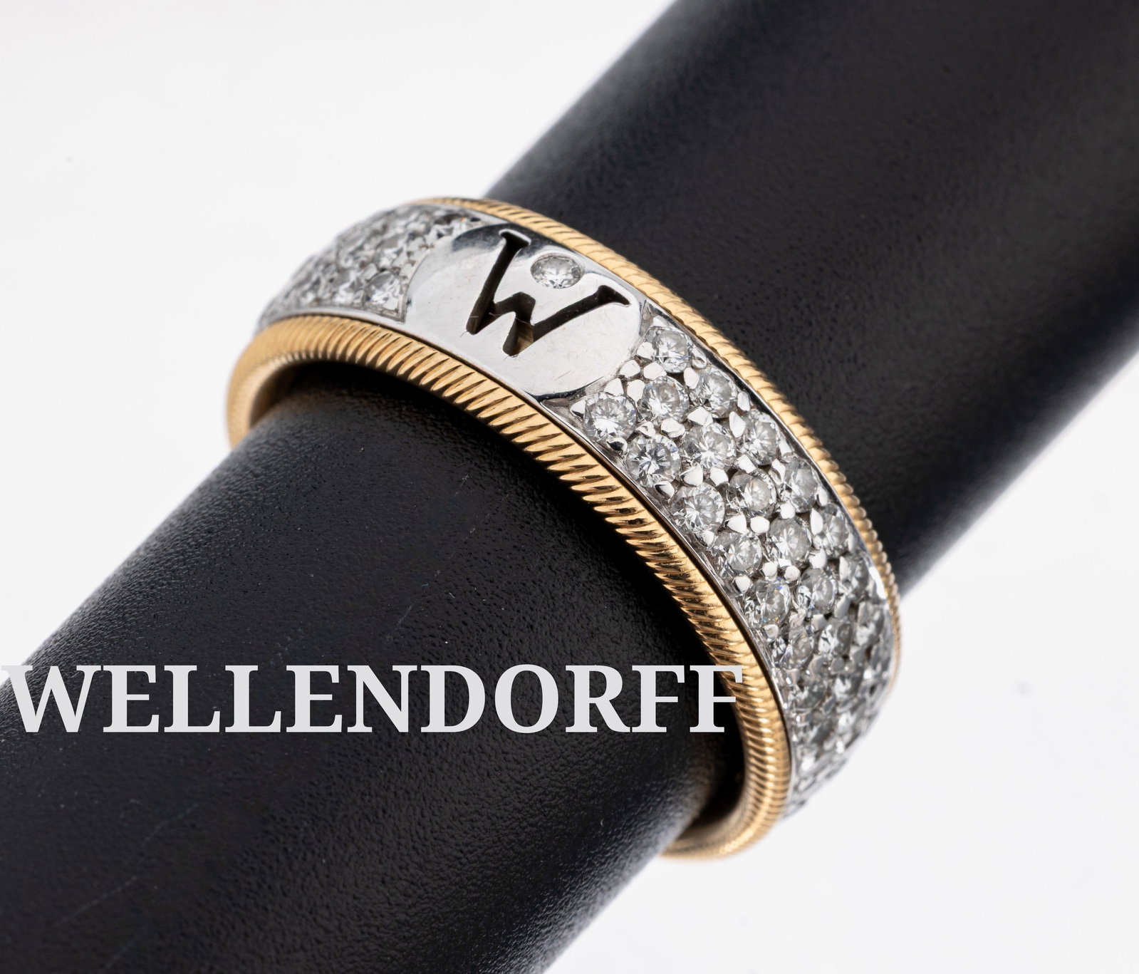 18 kt gold WELLENDORFF brilliant-ring: 18 kt gold WELLENDORFF brilliant-ring , YG/WG 750/000, model 'Venus', middle part rotatable, with 90 brilliants total approx. 2.20 ct Top Wesselton/vs, centered W with small brilliant approx. 0.02 ct,