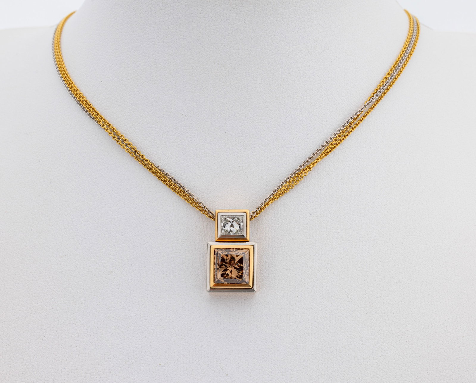 18 kt gold and platinum diamond-pendant (1 of 2)